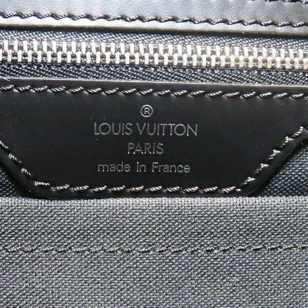 Louis Vuitton Louis Vuitton Louis Vuitton Taiga Shoulder Bag Leather Crossbody Bag M30862 DUTY FREE for USA Size ONE SIZE - 4 Thumbnail