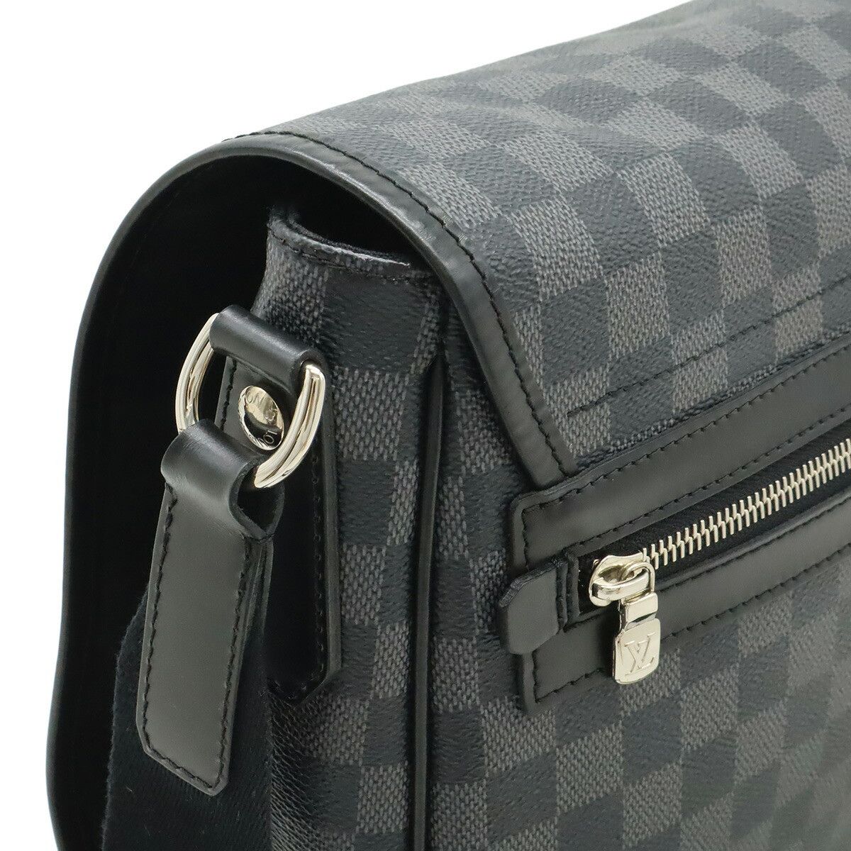 Louis Vuitton Louis Vuitton Louis Vuitton Damier Graphite Messenger Bag Textile Crossbody Bag N58033 DUTY FREE for USA Size ONE SIZE - 4 Thumbnail