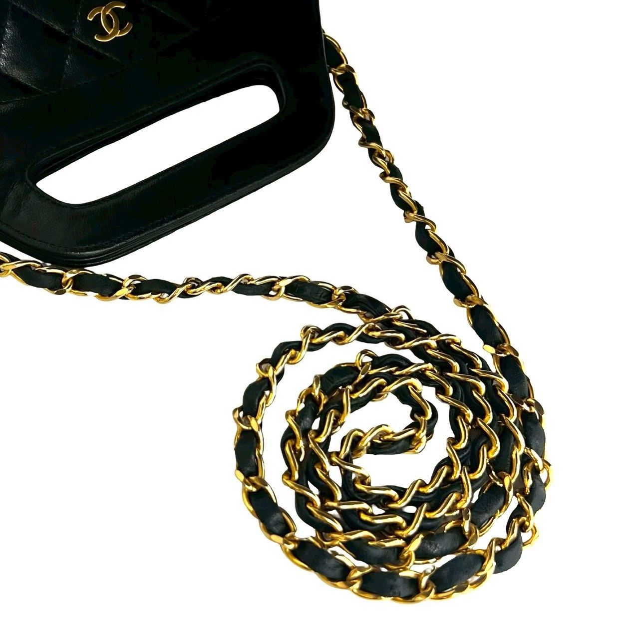 Chanel Chanel Chanel Matelasse Leather 2way Bag Leather Shoulder Bag DUTY FREE for USA Size ONE SIZE - 5 Thumbnail