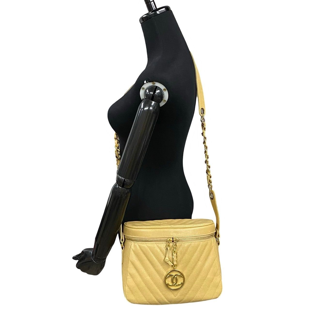 Chanel Chanel Chanel V Stitch Caviar Skin Shoulder Bag Leather Shoulder Bag DUTY FREE for USA Size ONE SIZE - 3 Thumbnail