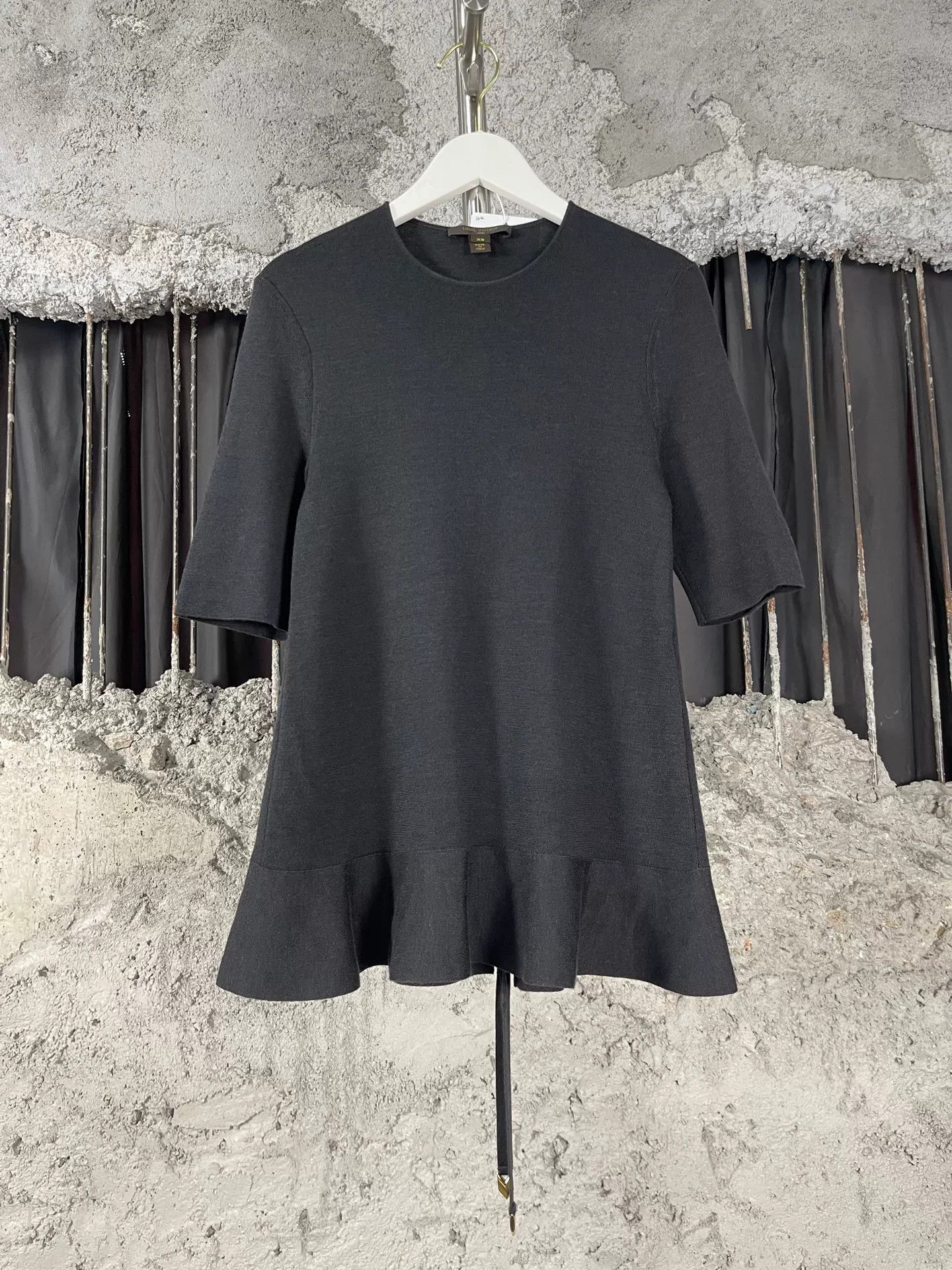 Louis Vuitton Louis Vuitton Ruffled Knit Top Size XS Size XS / US 0-2 / IT 36-38 - 2 Thumbnail