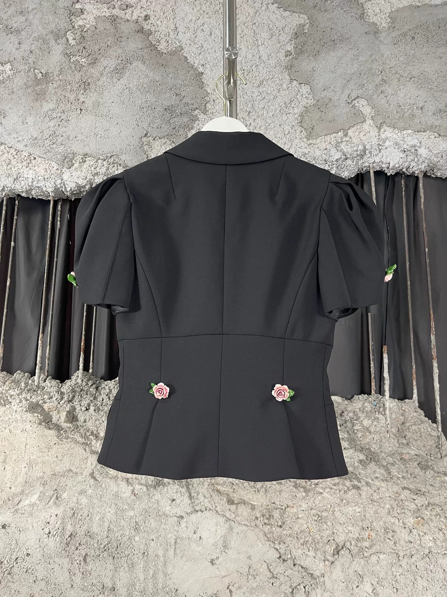 Dolce & Gabbana Dolce & Gabbana Rose Embellished Blazer Size 38 Size XS / US 0-2 / IT 36-38 - 3 Thumbnail