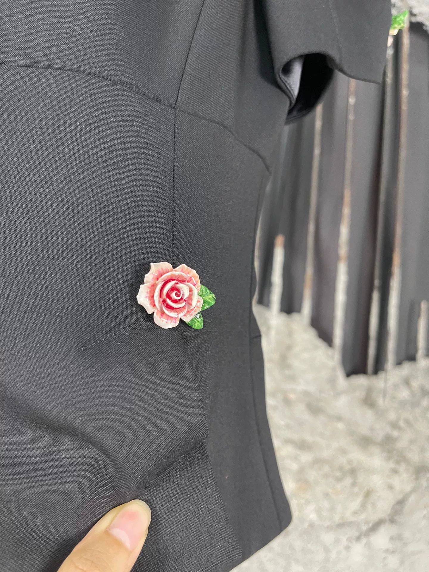 Dolce & Gabbana Dolce & Gabbana Rose Embellished Blazer Size 38 Size XS / US 0-2 / IT 36-38 - 6 Thumbnail