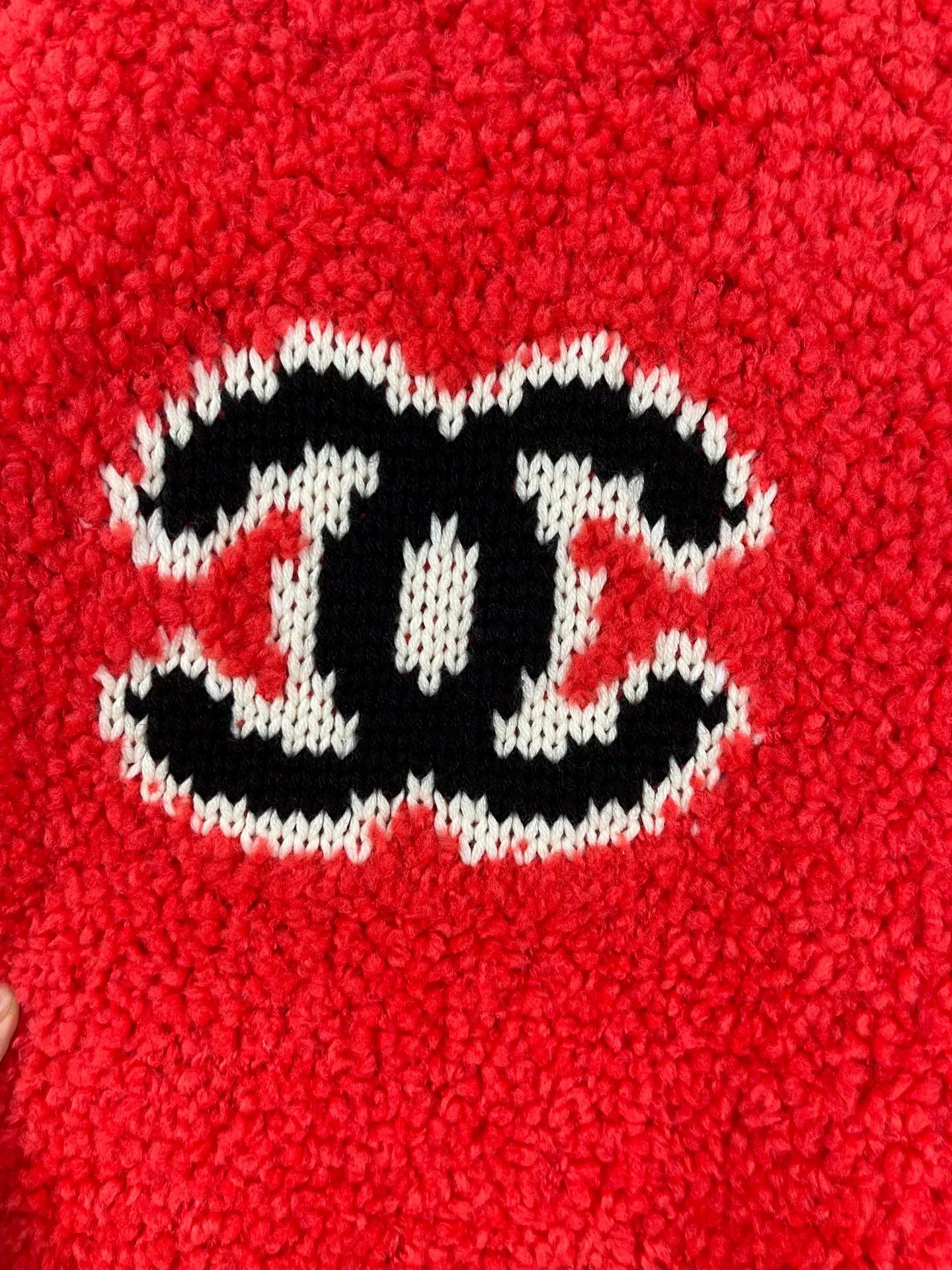 Chanel Chanel Logo Teddy Sweater Size 34 Size XS / US 0-2 / IT 36-38 - 6 Thumbnail