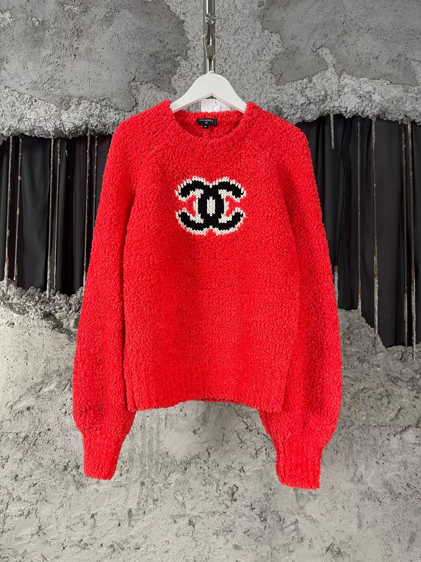 Chanel Chanel Logo Teddy Sweater Size 34 Size XS / US 0-2 / IT 36-38 - 2 Thumbnail
