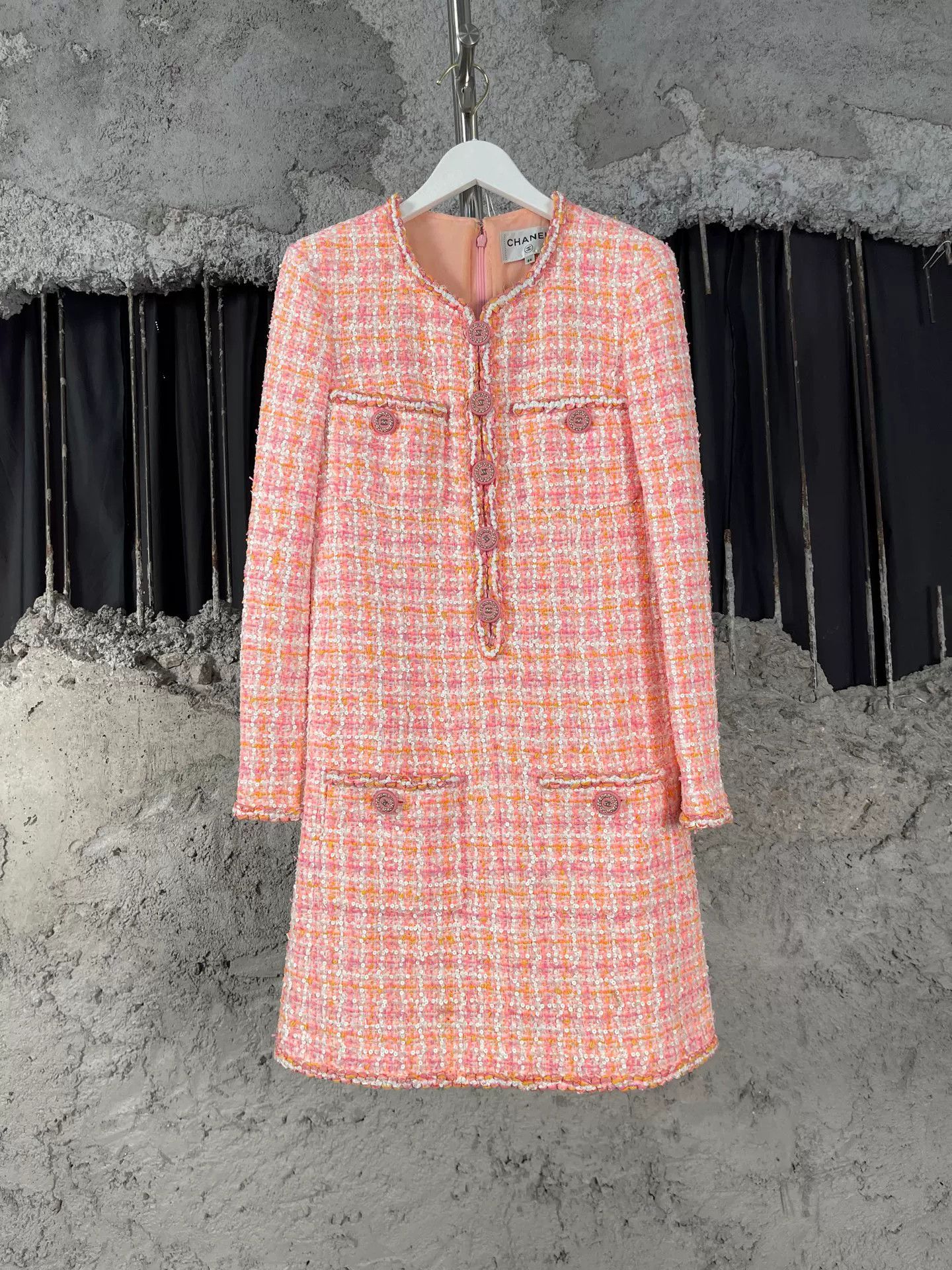 Chanel Chanel Pink Tweed Mini Dress Size 34 Size XS / US 0-2 / IT 36-38 - 2 Thumbnail