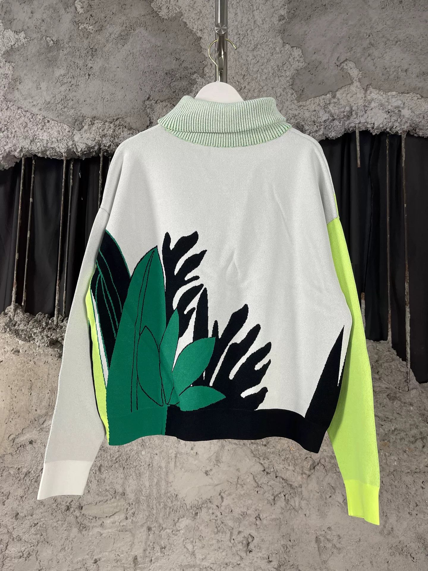 Valentino Valentino Monkey Embroidered Knit Sweater Size XS Size US XS / EU 42 / 0 - 3 Thumbnail