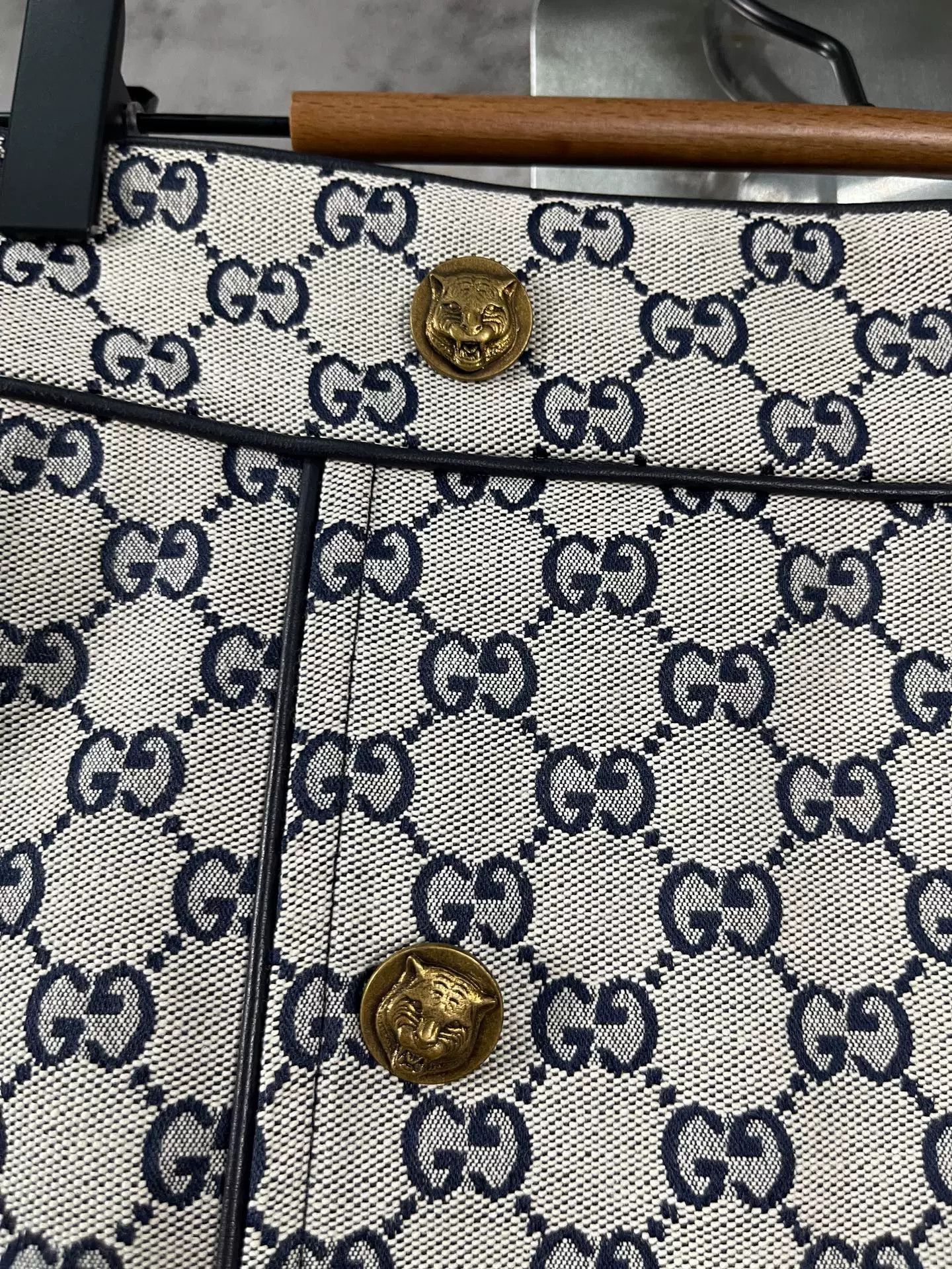 Gucci Gucci GG Monogram Tiger Button Mini Skirt Size 38 Size 26" / US 2 / IT 38 - 6 Thumbnail