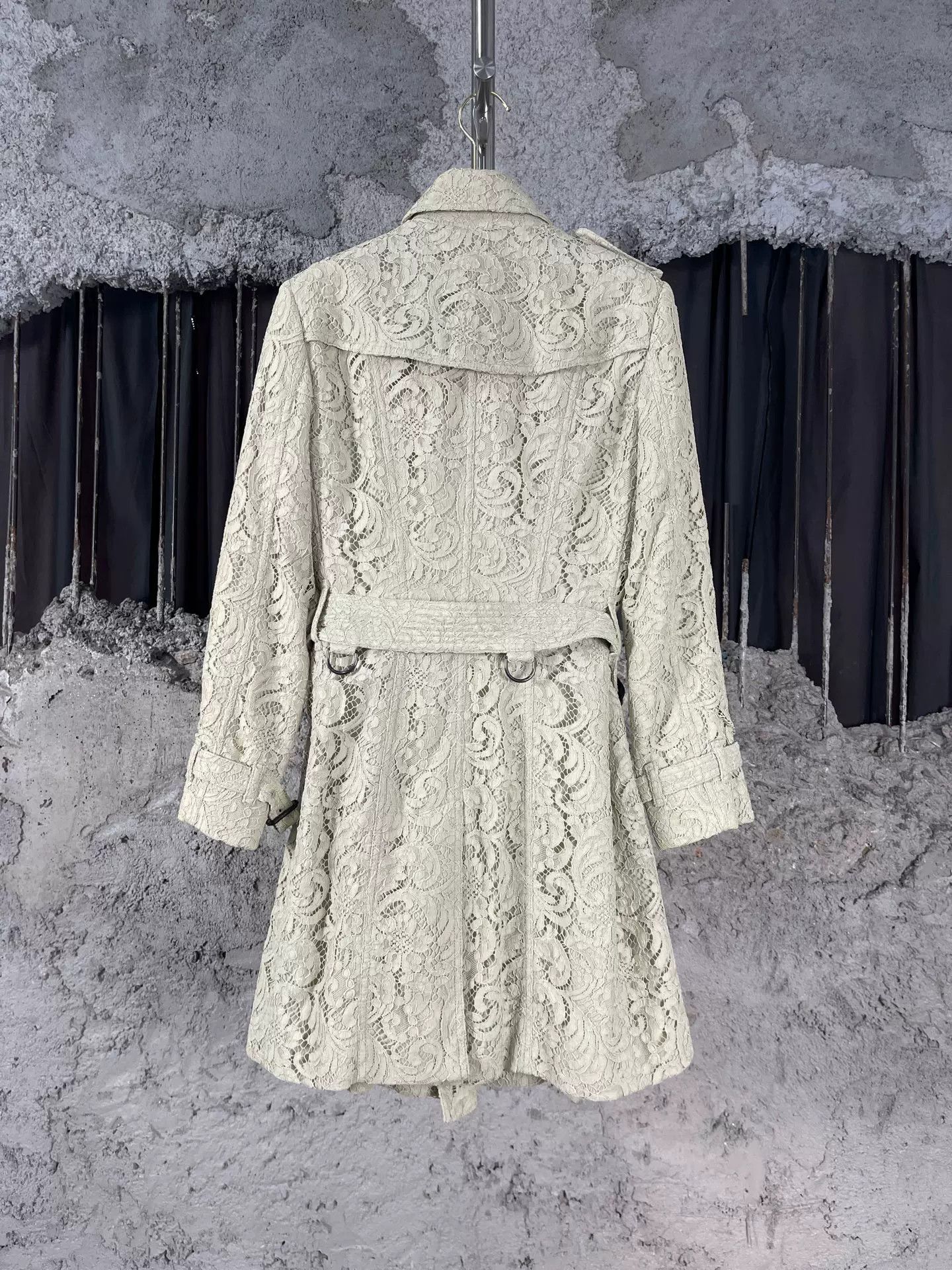 Burberry Burberry Lace Trench Coat Size UK 6 Size XS / US 0-2 / IT 36-38 - 3 Thumbnail