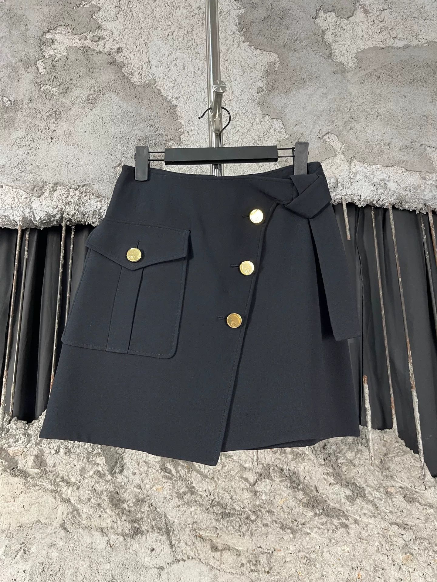 Louis Vuitton Louis Vuitton Gold Button Mini Skirt Size 34 Size 24" / US 00 / IT 34 - 2 Thumbnail