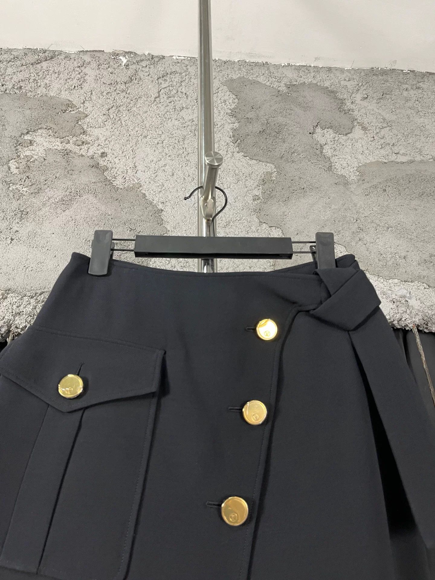 Louis Vuitton Louis Vuitton Gold Button Mini Skirt Size 34 Size 24" / US 00 / IT 34 - 4 Thumbnail