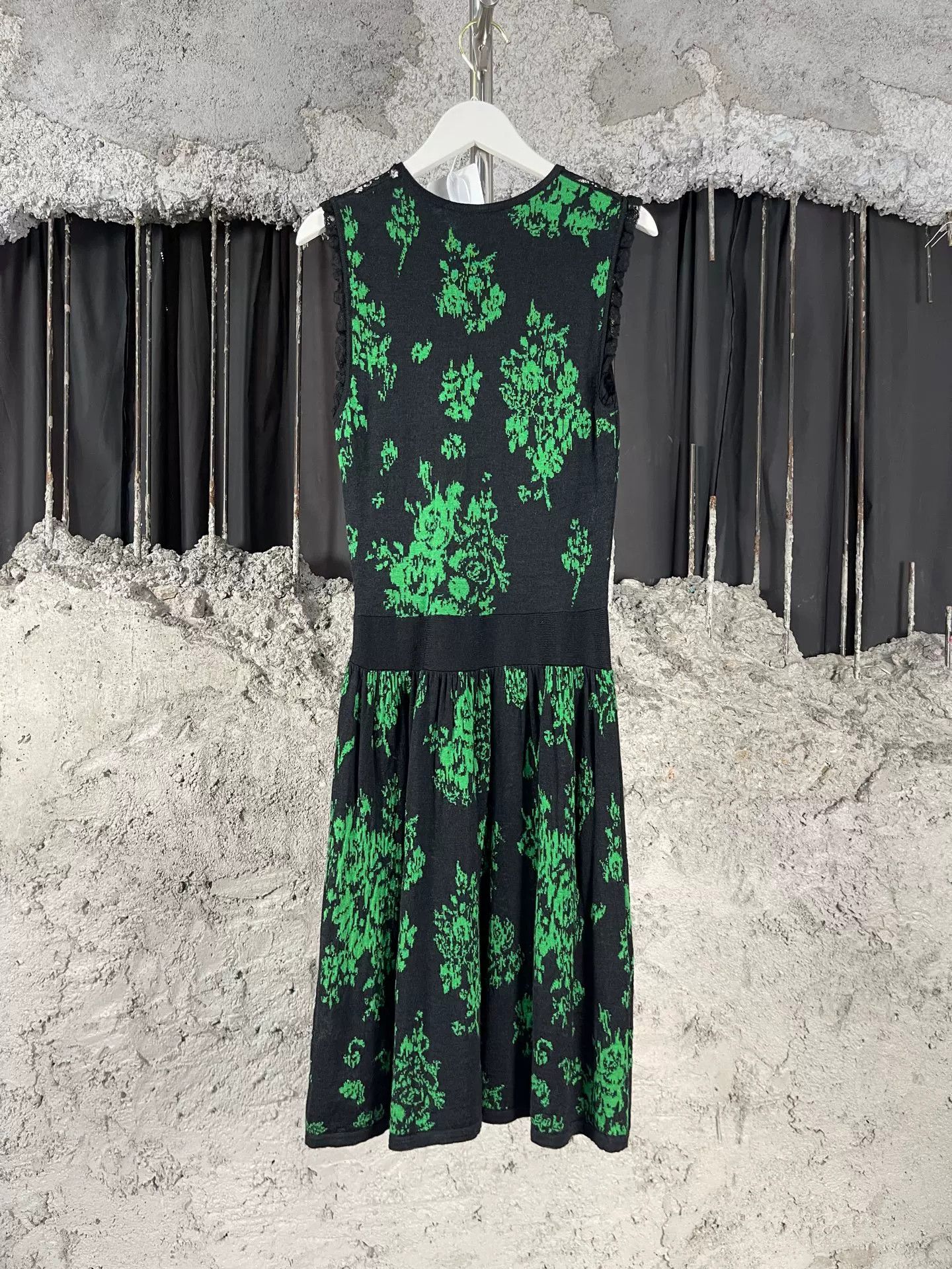 RED Valentino Red Valentino Green Floral Lace Midi Dress Size S Size S / US 4 / IT 40 - 3 Thumbnail
