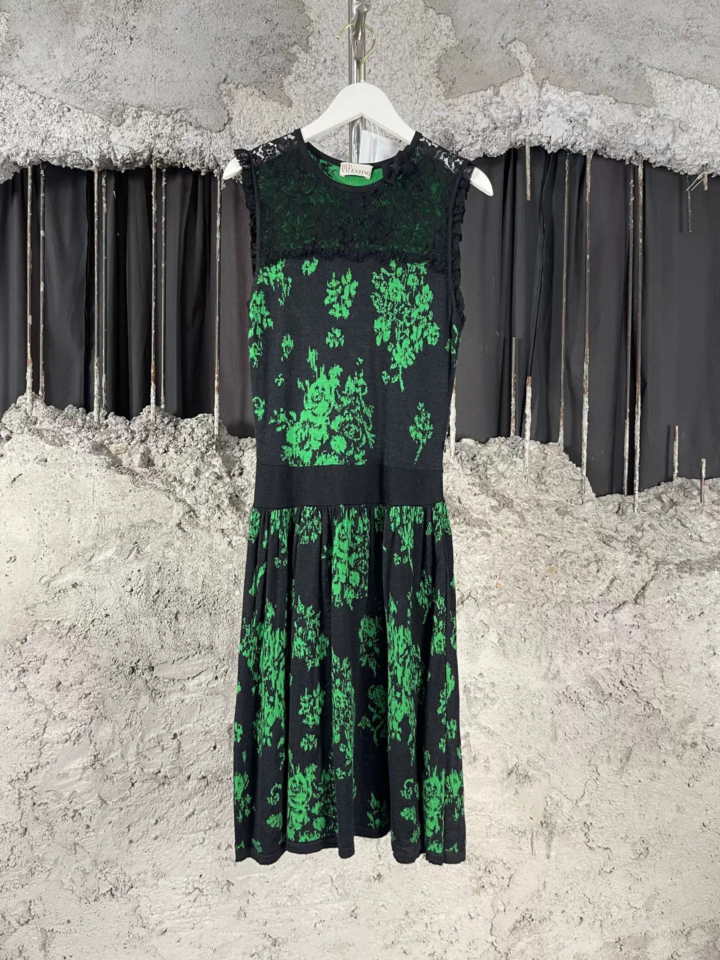 RED Valentino Red Valentino Green Floral Lace Midi Dress Size S Size S / US 4 / IT 40 - 2 Thumbnail