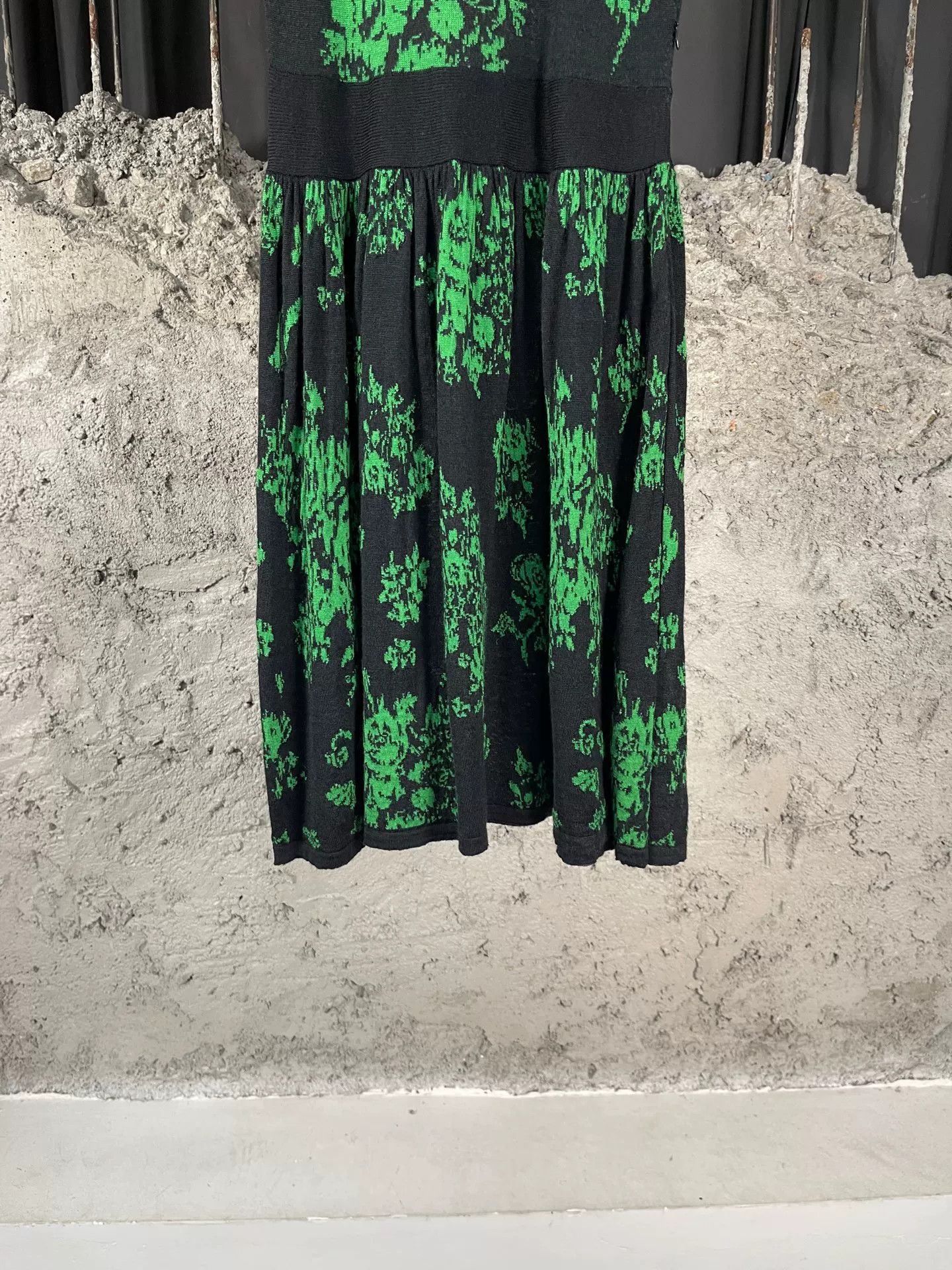 RED Valentino Red Valentino Green Floral Lace Midi Dress Size S Size S / US 4 / IT 40 - 5 Thumbnail