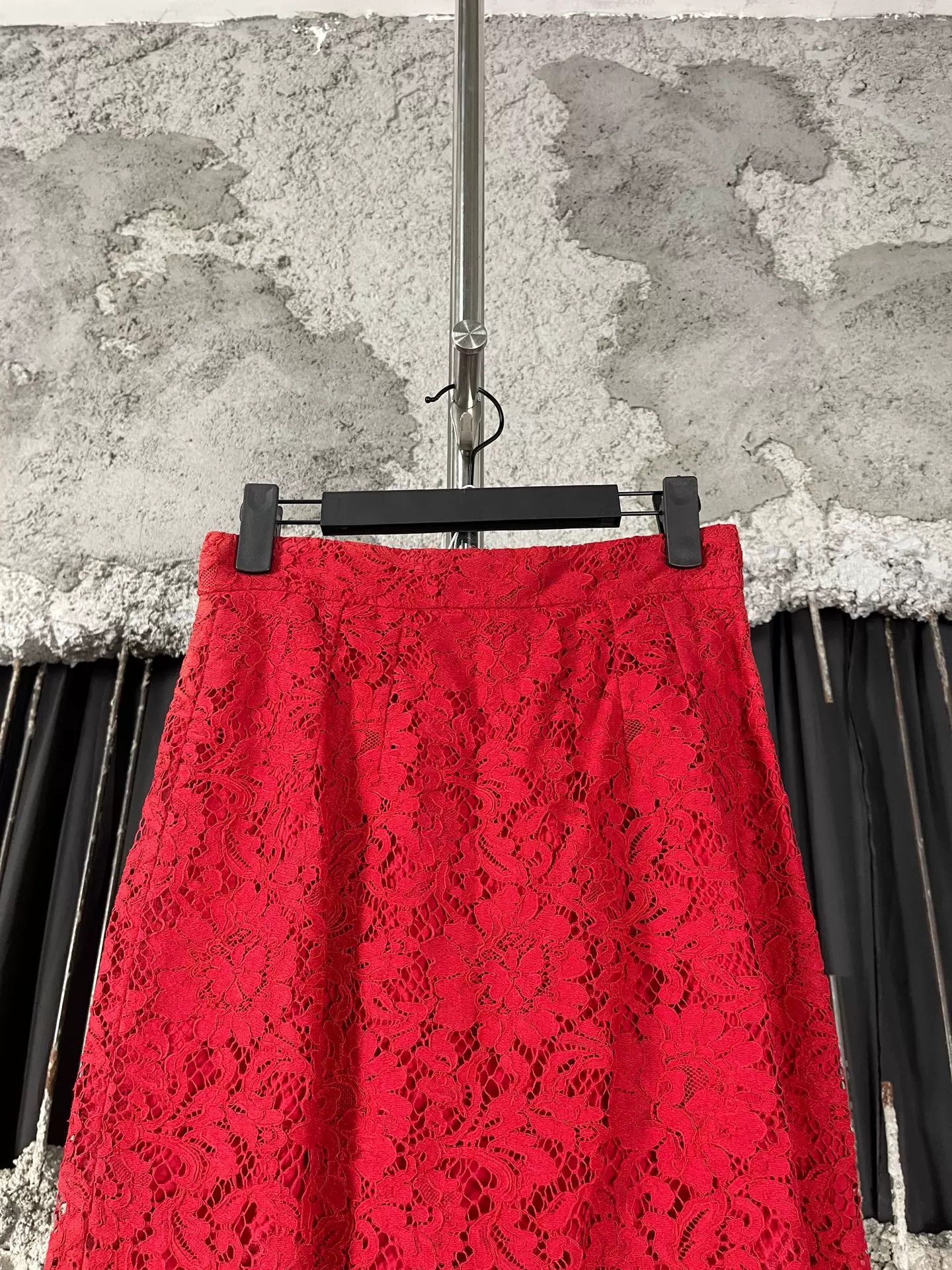 Dolce & Gabbana Dolce & Gabbana Red Lace Mini Skirt Size 38 Size 26" / US 2 / IT 38 - 4 Thumbnail