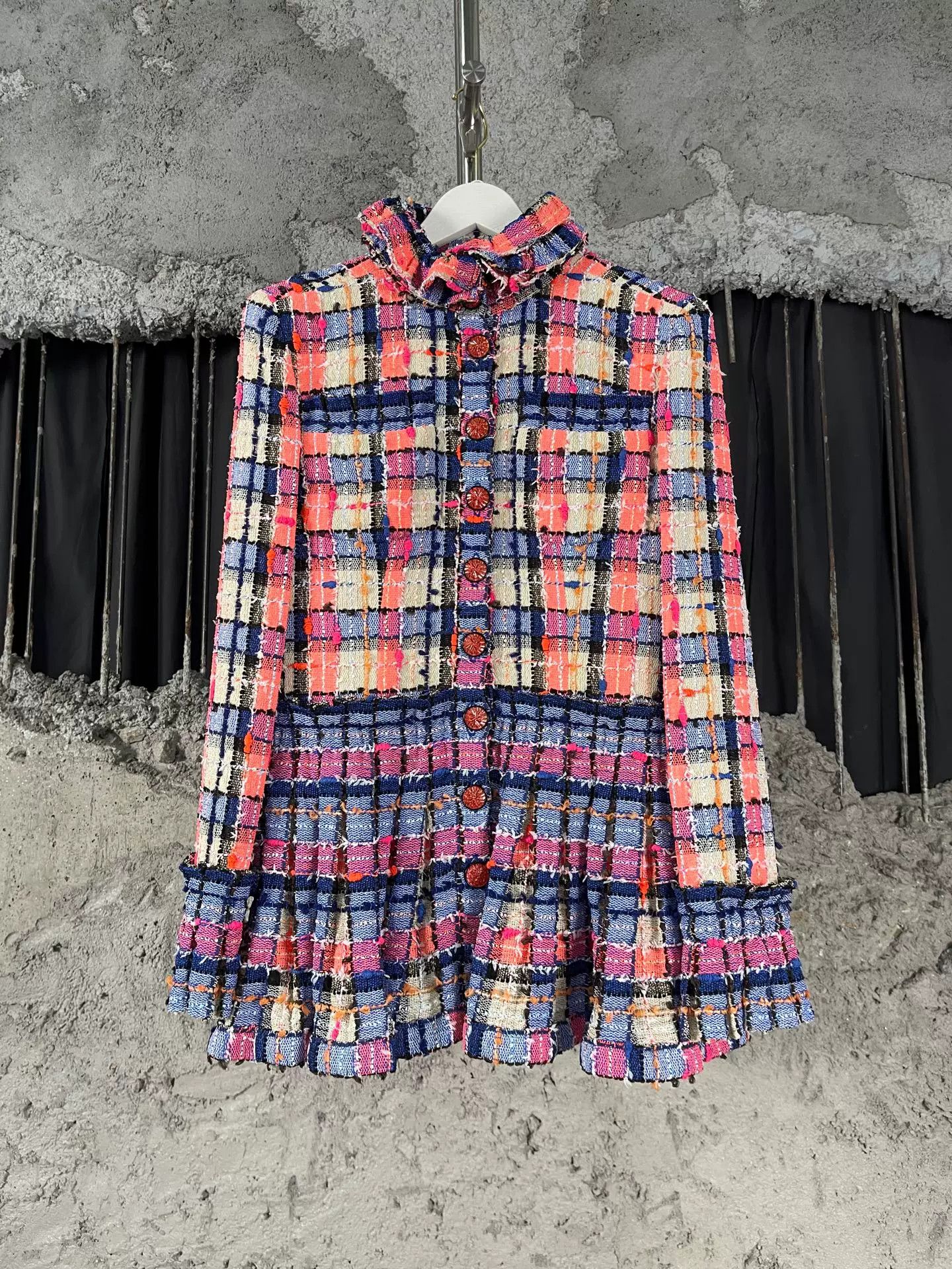 Chanel Chanel Plaid Tweed Jacket Size 34 Size XS / US 0-2 / IT 36-38 - 2 Thumbnail