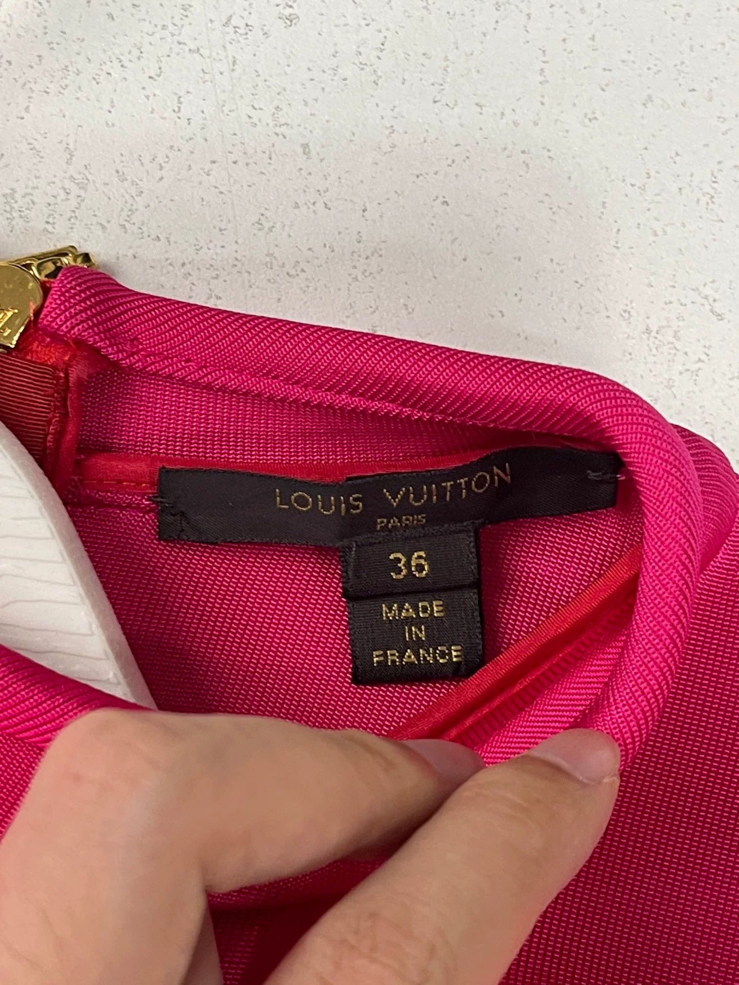 Louis Vuitton Louis Vuitton Colorblock V Logo Dress Size 36 Size XS / US 0-2 / IT 36-38 - 8 Thumbnail