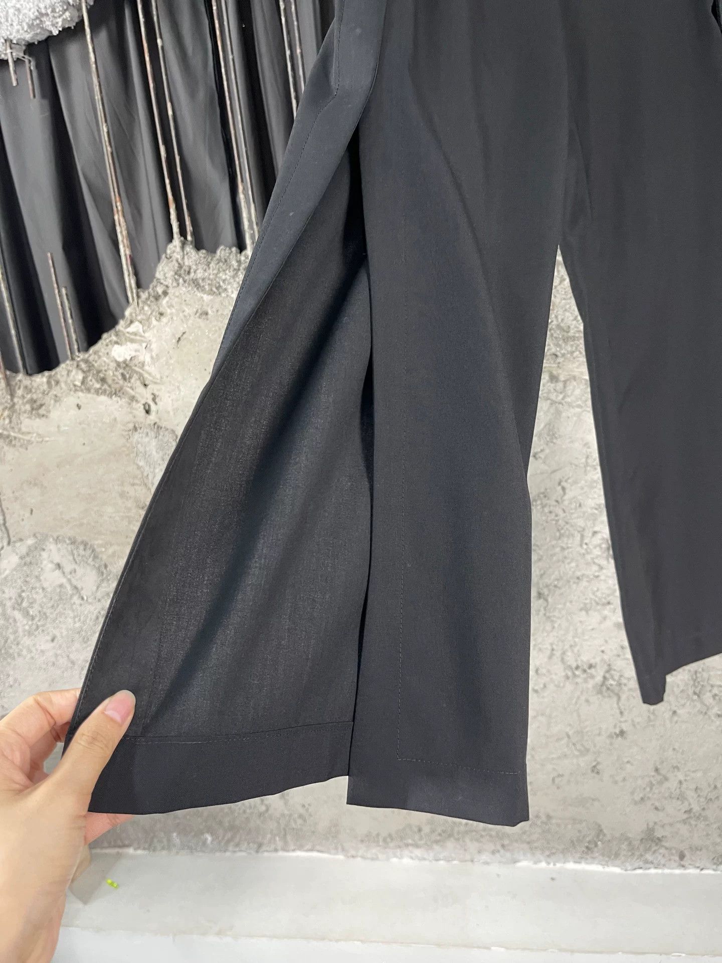 Louis Vuitton Louis Vuitton Belted Trousers Size 34 Size 24" / US 00 / IT 34 - 7 Thumbnail