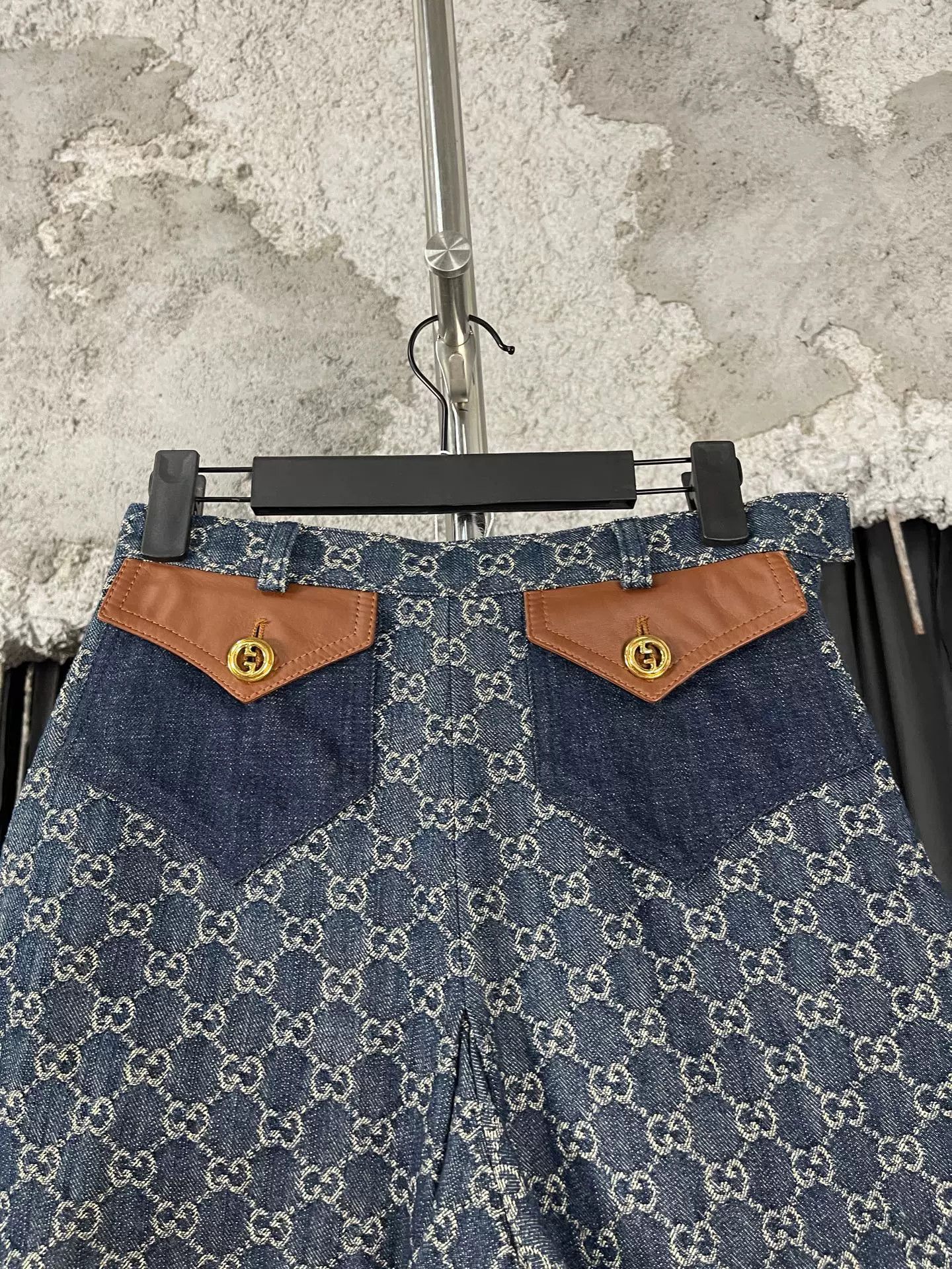 Gucci Gucci GG Monogram Denim Shorts Size 36 Size 25" / US 0 / IT 36 - 4 Thumbnail
