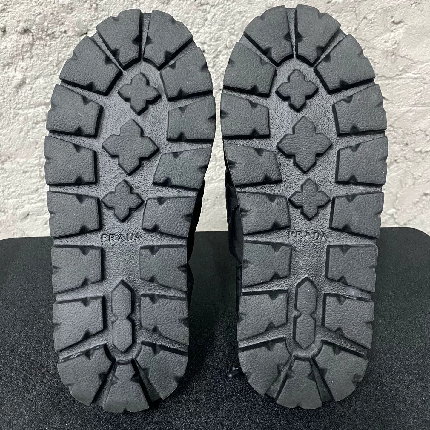 Prada Prada Padded Nylon Sandals Size 37 Size US 7 / IT 37 - 8 Thumbnail
