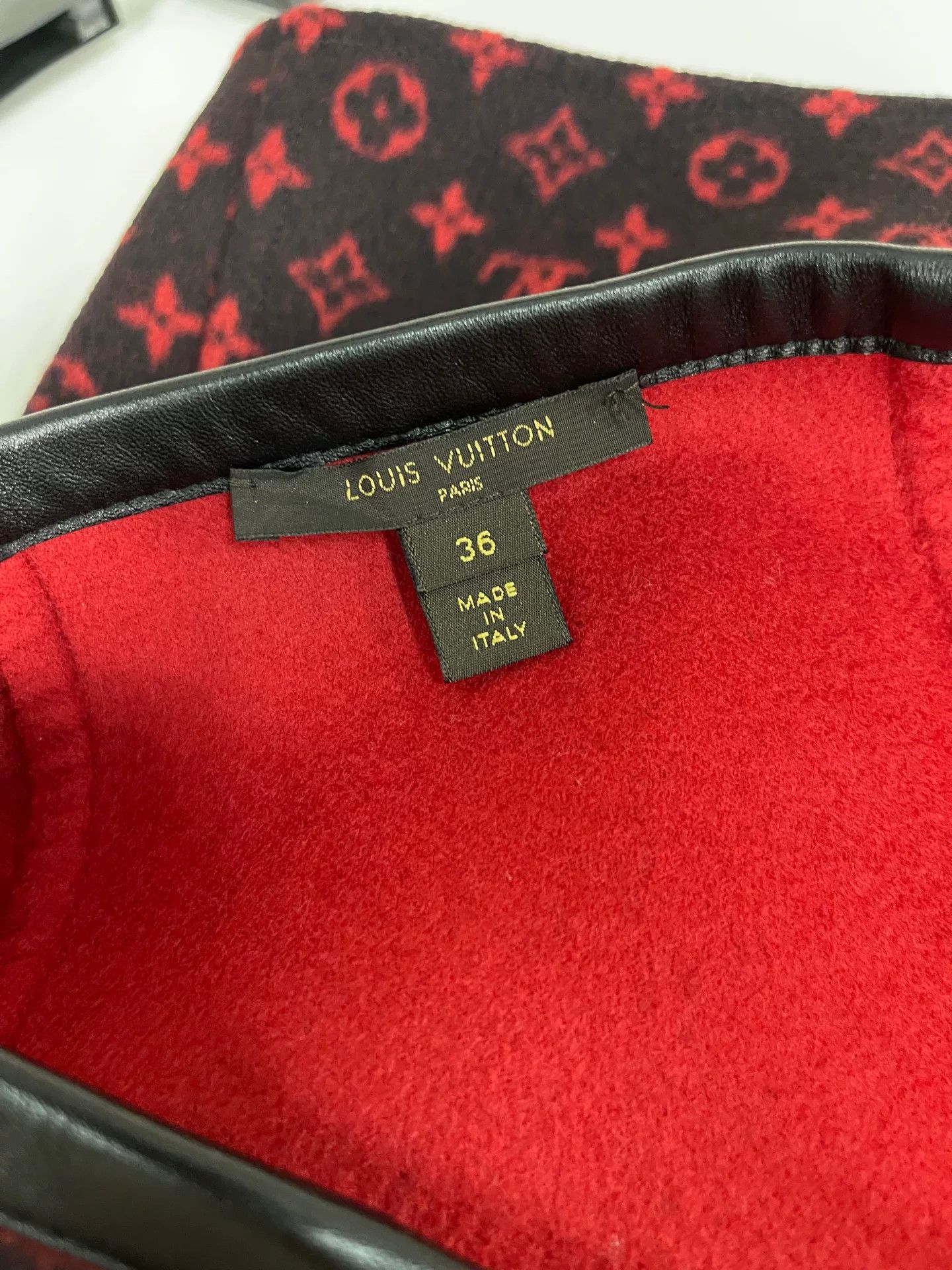 Louis Vuitton Louis Vuitton Monogram Wool Mini Skirt Size 36 Size 25" / US 0 / IT 36 - 8 Thumbnail
