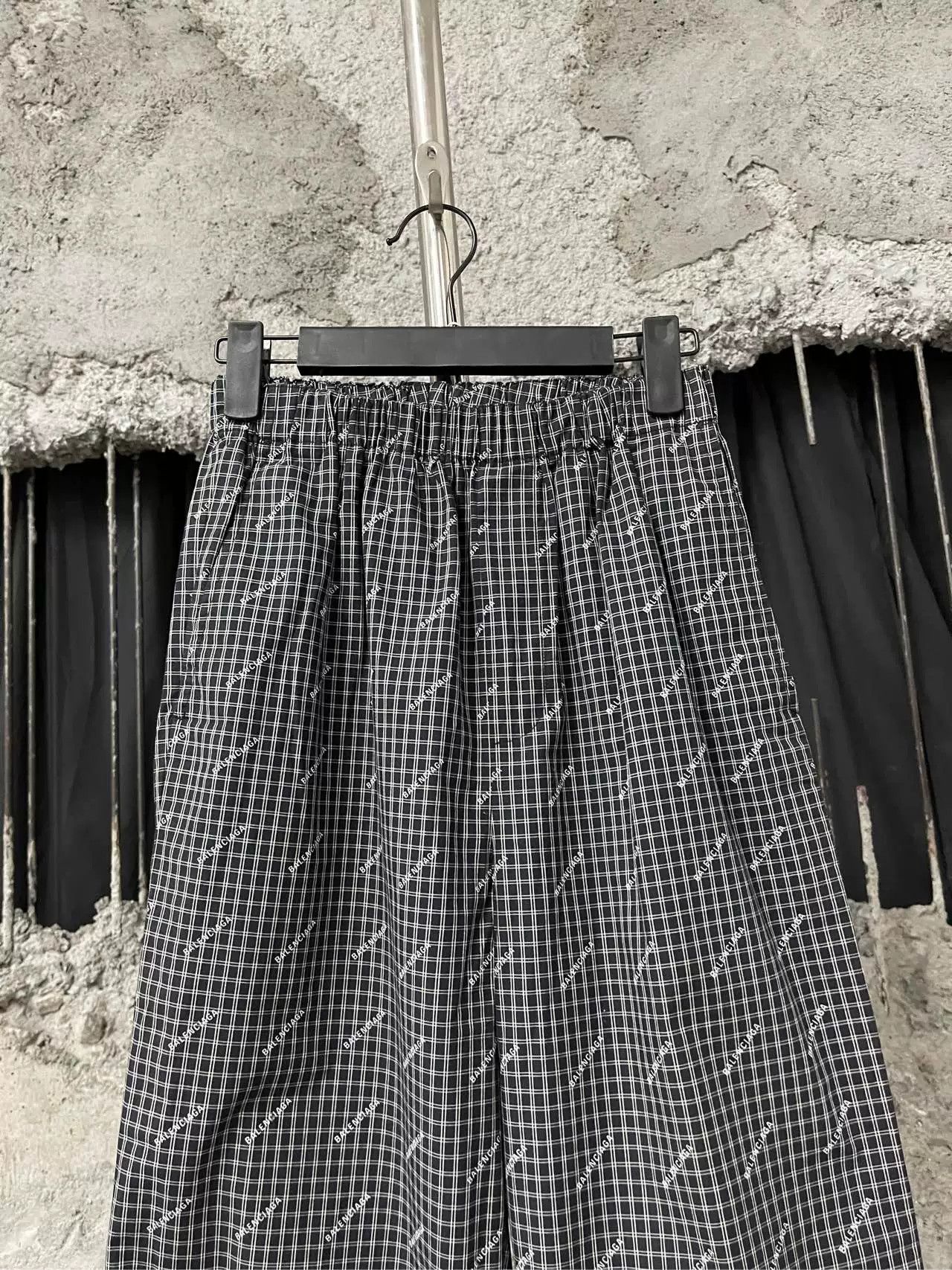 Balenciaga Balenciaga All-Over Logo Plaid Casual Pants Size 28 Size US 28 / EU 44 - 4 Thumbnail