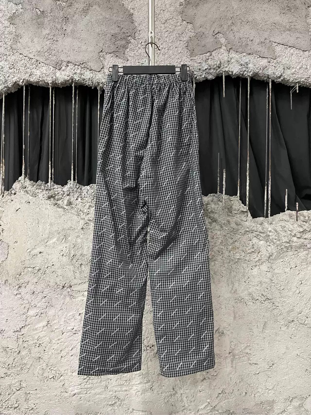 Balenciaga Balenciaga All-Over Logo Plaid Casual Pants Size 28 Size US 28 / EU 44 - 3 Thumbnail