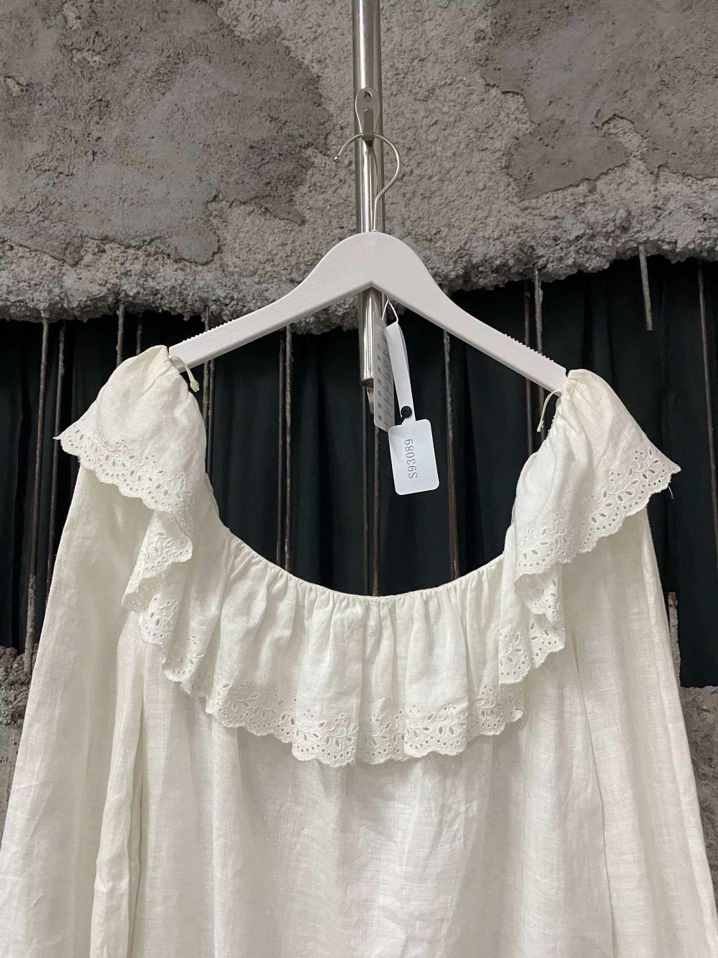Celine Celine Ruffle Linen Blouse Size 36 Size XS / US 0-2 / IT 36-38 - 4 Thumbnail