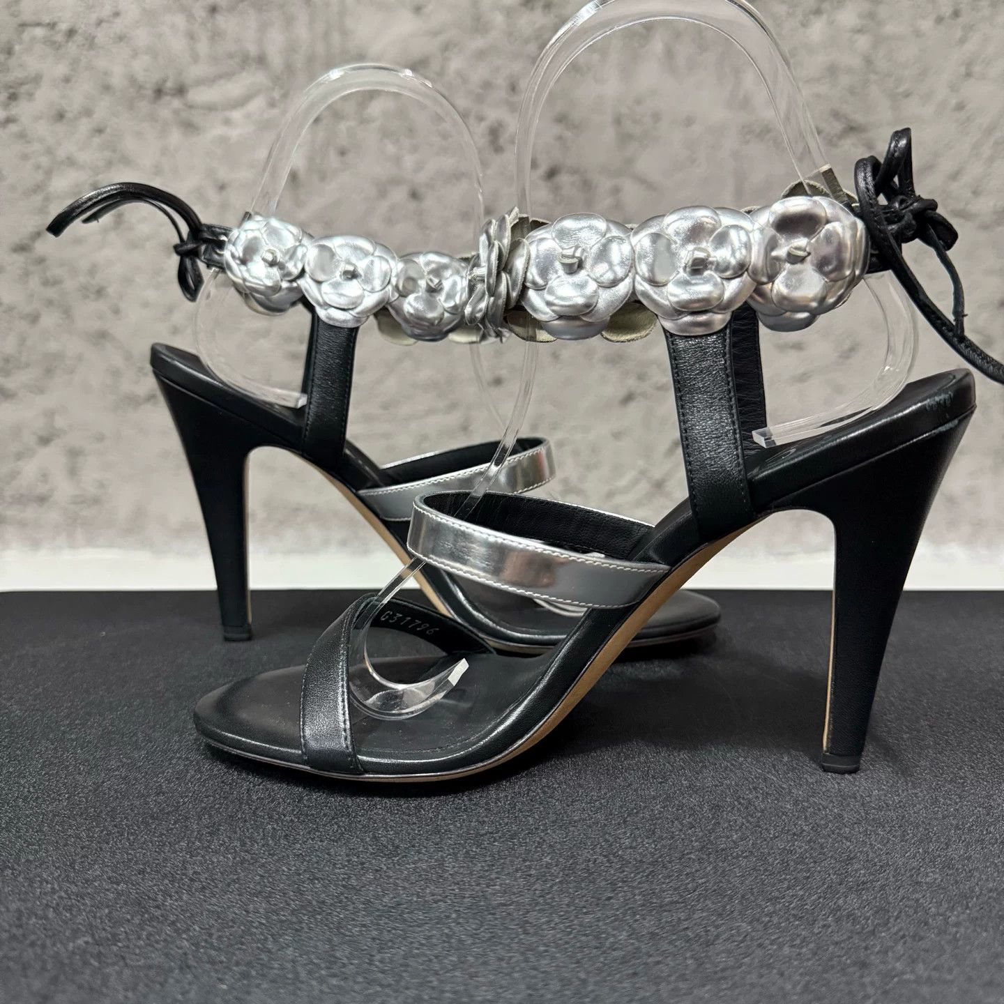 Chanel Chanel Silver Camellia Sandals Size 36.5 Size US 6.5 / IT 36.5 - 6 Thumbnail
