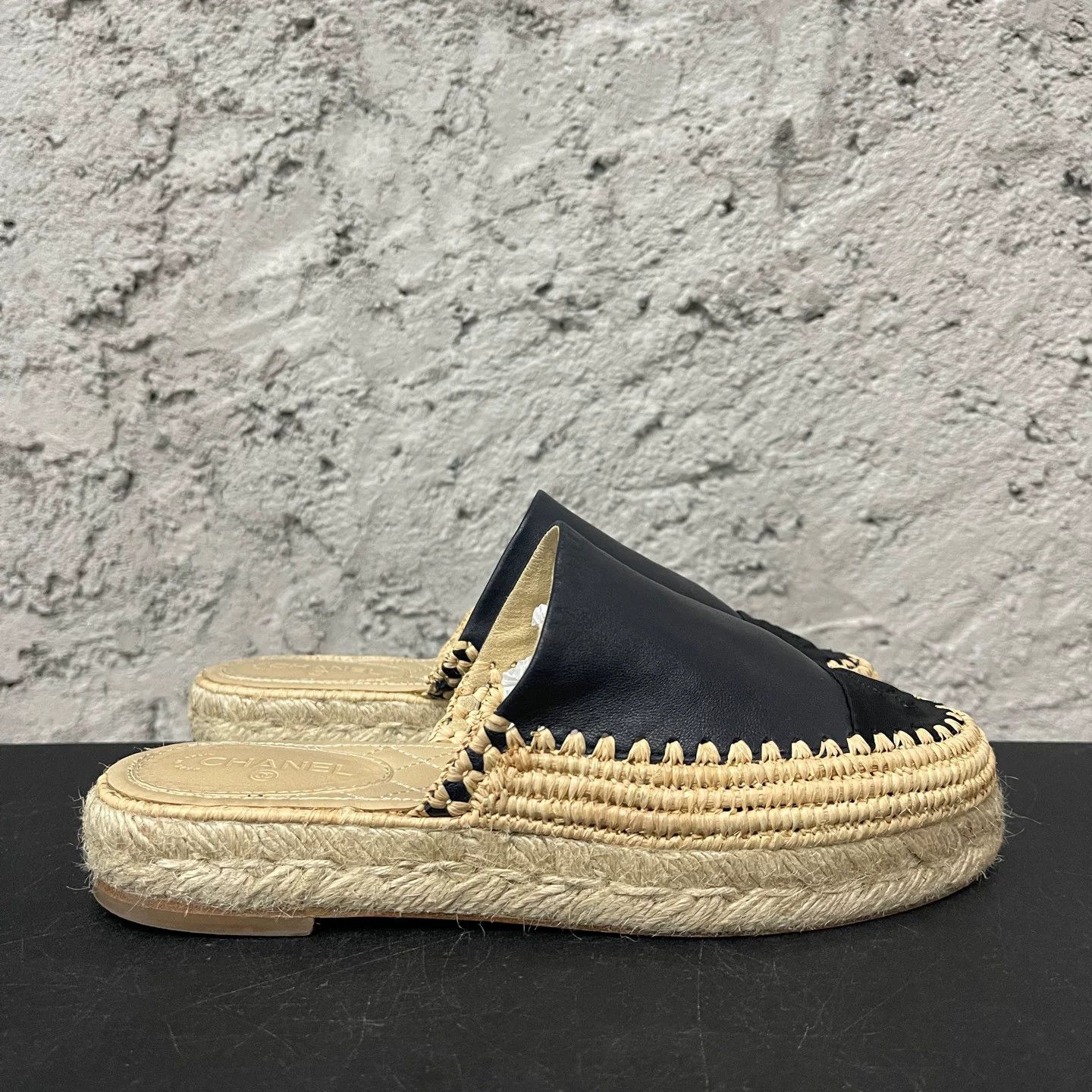 Chanel Chanel CC Logo Leather Espadrille Mules Size 37 Size US 7 / IT 37 - 2 Thumbnail