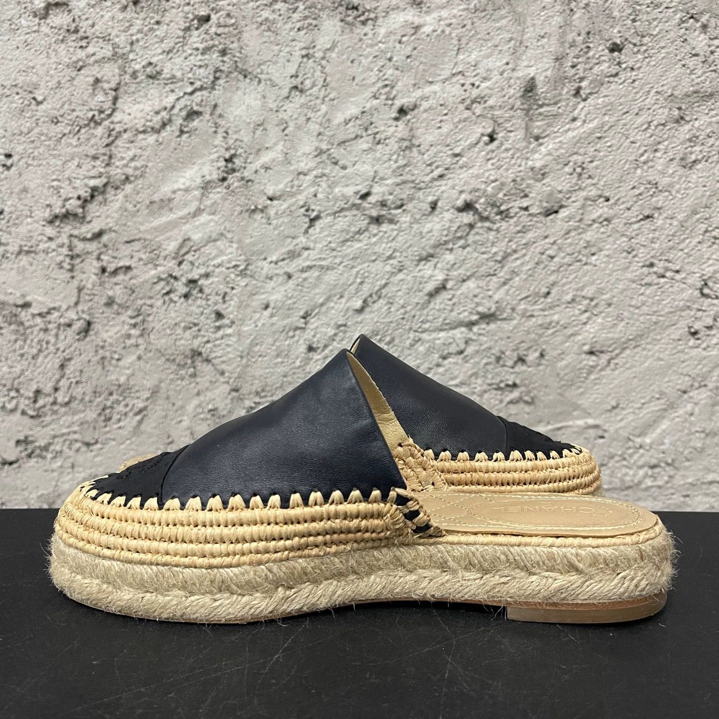 Chanel Chanel CC Logo Leather Espadrille Mules Size 37 Size US 7 / IT 37 - 6 Thumbnail