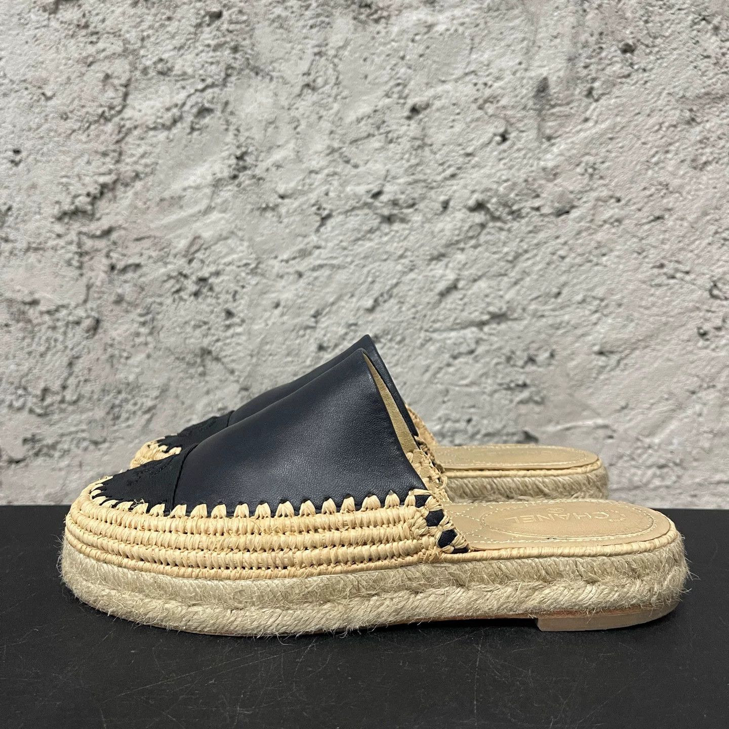 Chanel Chanel CC Logo Leather Espadrille Mules Size 37 Size US 7 / IT 37 - 3 Thumbnail
