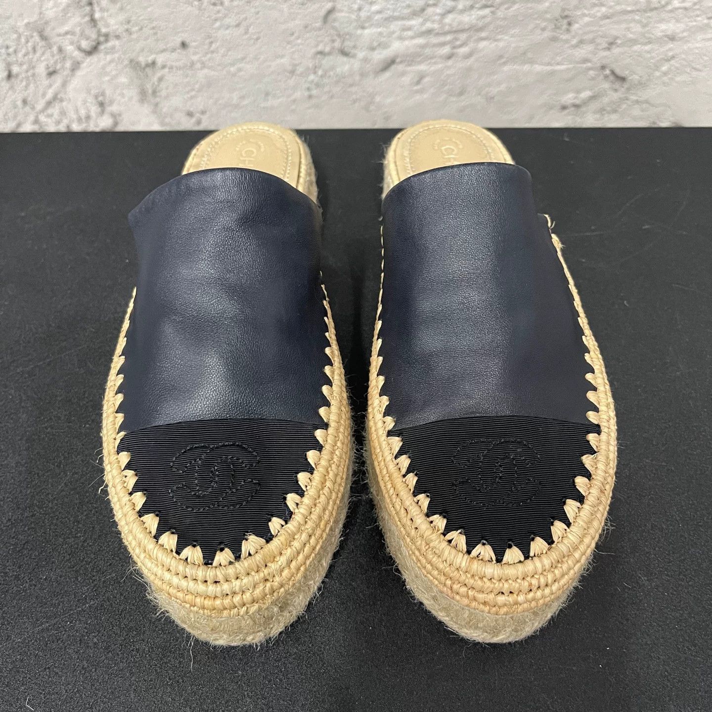 Chanel Chanel CC Logo Leather Espadrille Mules Size 37 Size US 7 / IT 37 - 7 Thumbnail