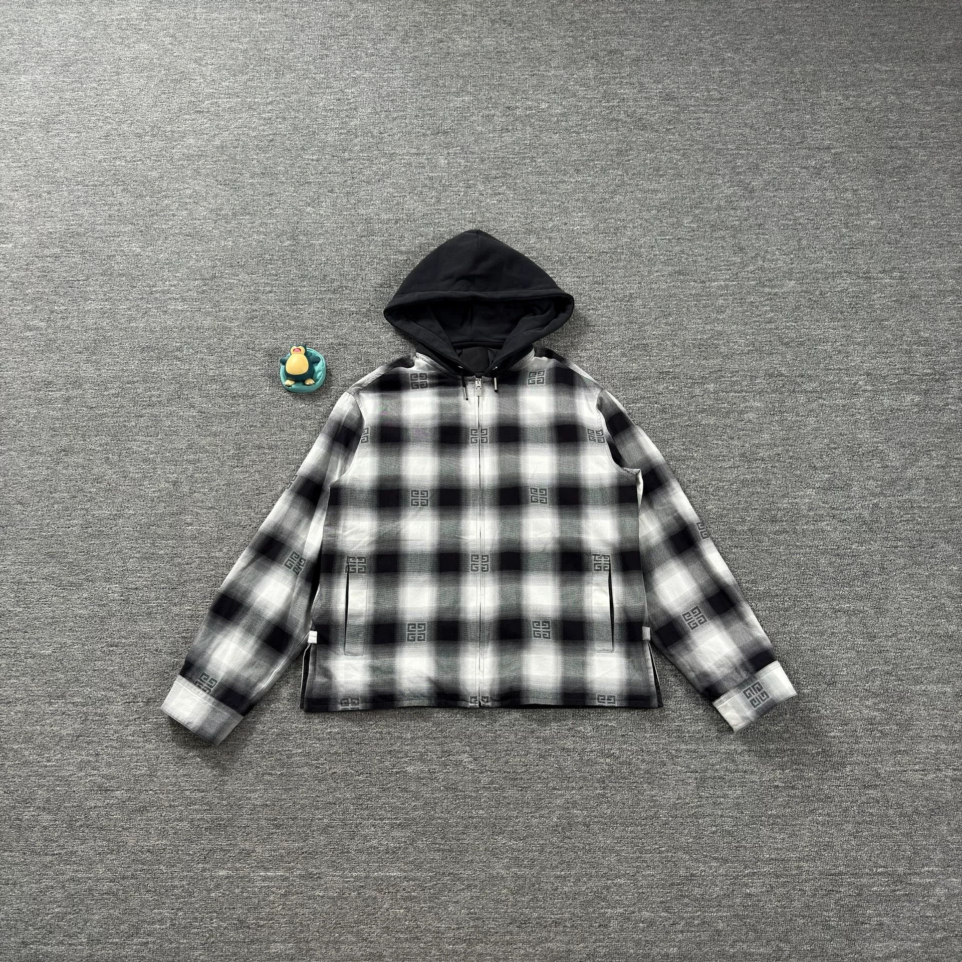 Givenchy Givenchy Plaid 4G Logo Zip-Up Hoodie Size S Size US S / EU 44-46 / 1 - 2 Thumbnail