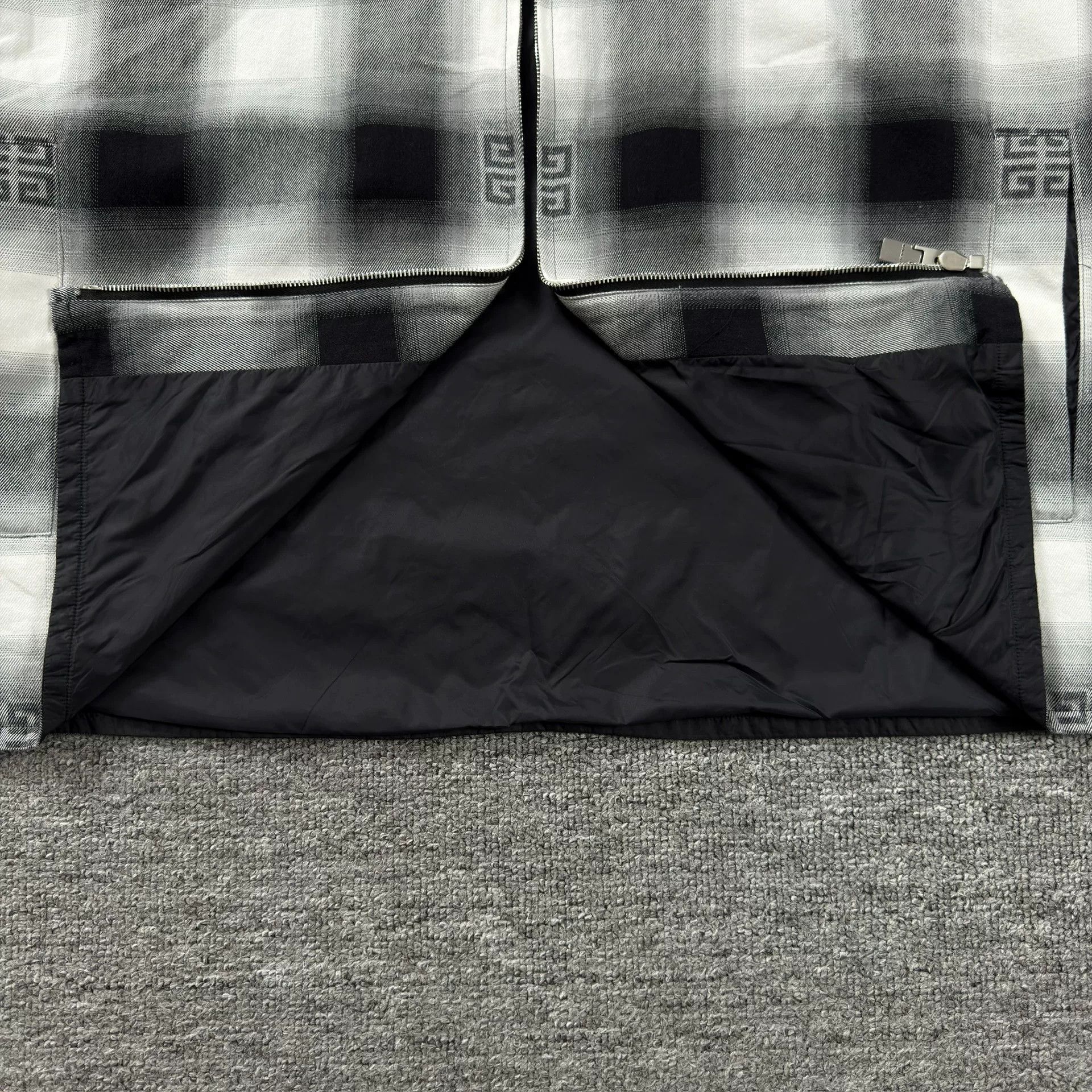 Givenchy Givenchy Plaid 4G Logo Zip-Up Hoodie Size S Size US S / EU 44-46 / 1 - 4 Thumbnail
