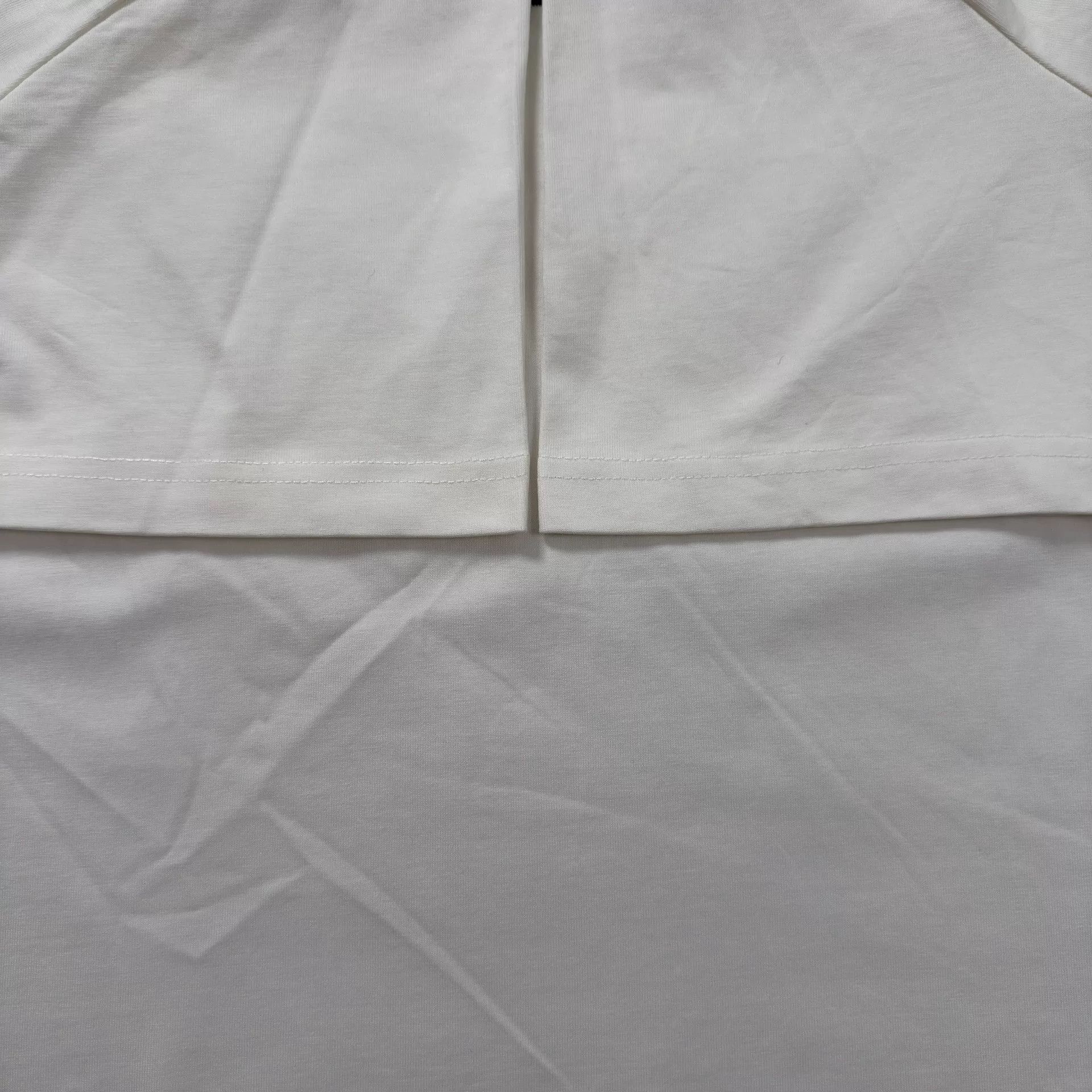 Louis Vuitton Louis Vuitton Beaded Letter T-Shirt XL Size US XL / EU 56 / 4 - 5 Thumbnail