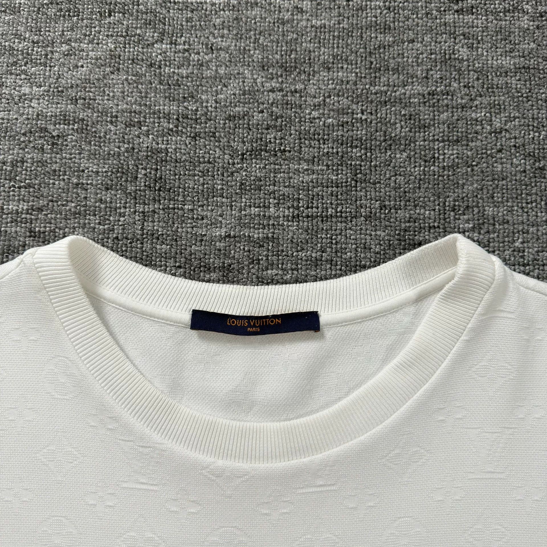 Louis Vuitton Louis Vuitton Monogram Pocket T-Shirt Size L Size US L / EU 52-54 / 3 - 3 Thumbnail