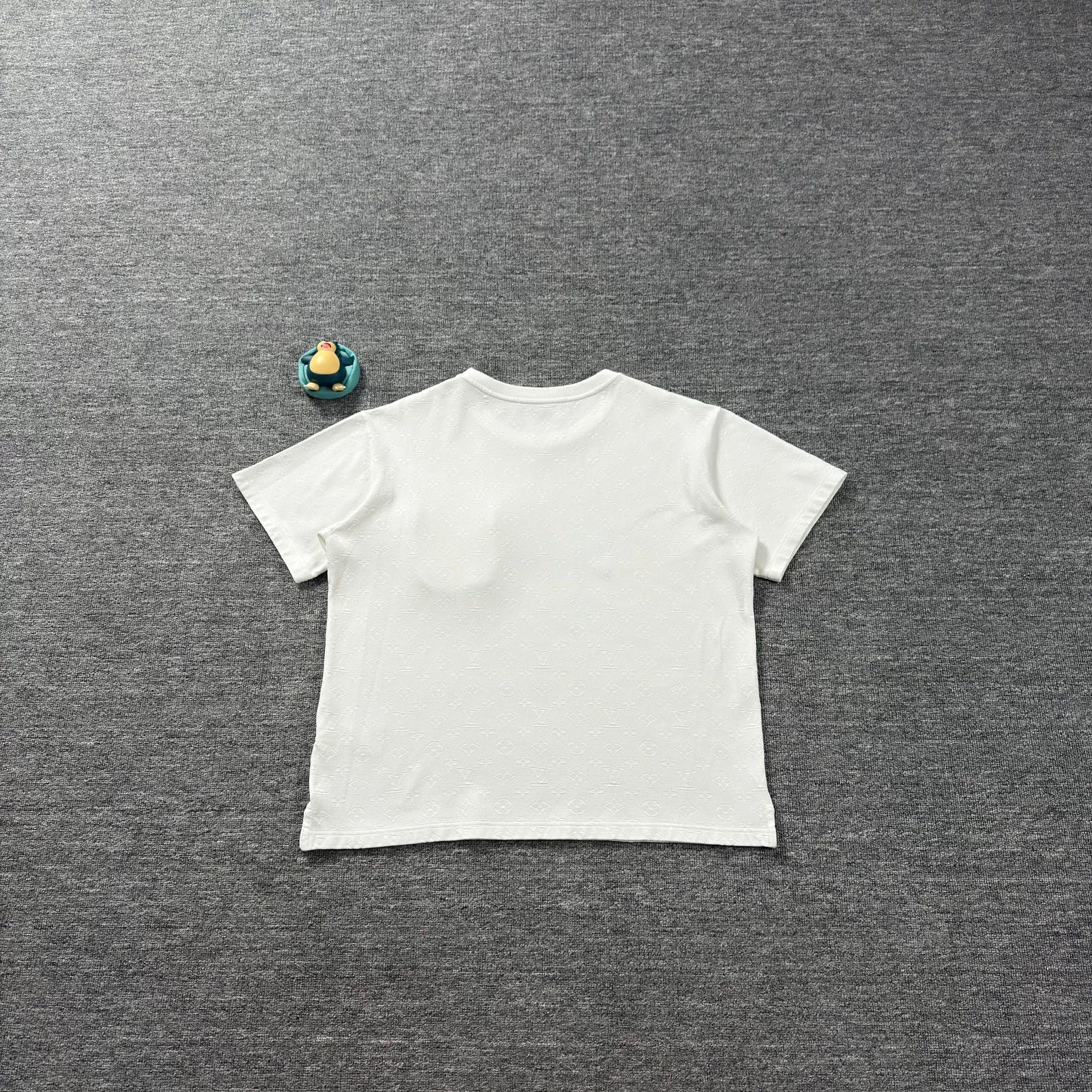 Louis Vuitton Louis Vuitton Monogram Pocket T-Shirt Size L Size US L / EU 52-54 / 3 - 8 Thumbnail