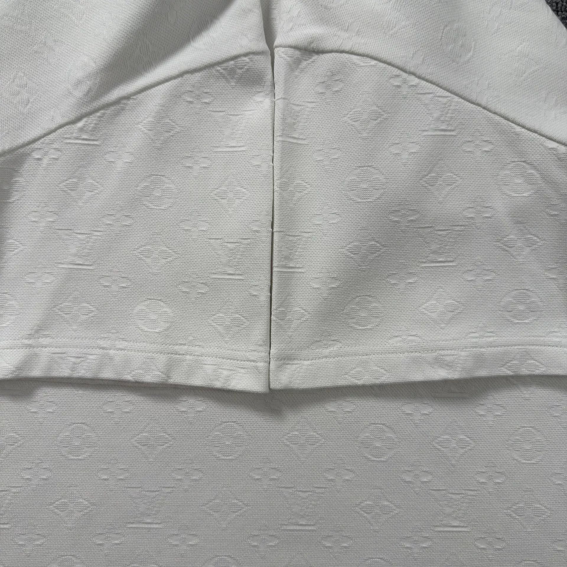 Louis Vuitton Louis Vuitton Monogram Pocket T-Shirt Size L Size US L / EU 52-54 / 3 - 5 Thumbnail