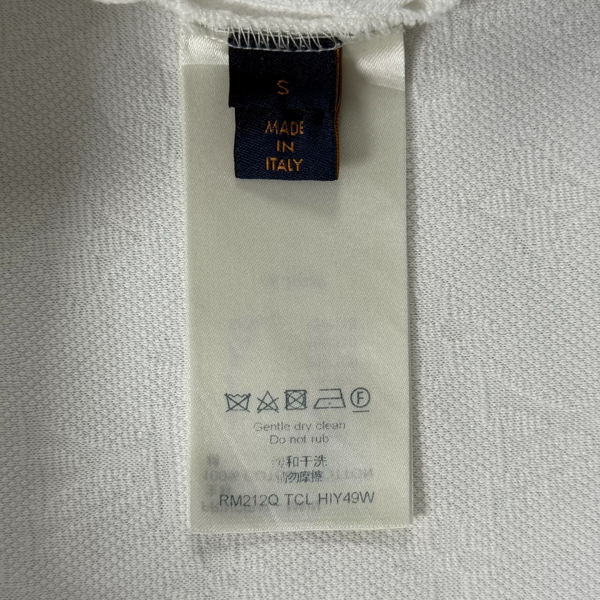 Louis Vuitton Louis Vuitton Monogram Pocket T-Shirt Size S Size US S / EU 44-46 / 1 - 7 Thumbnail