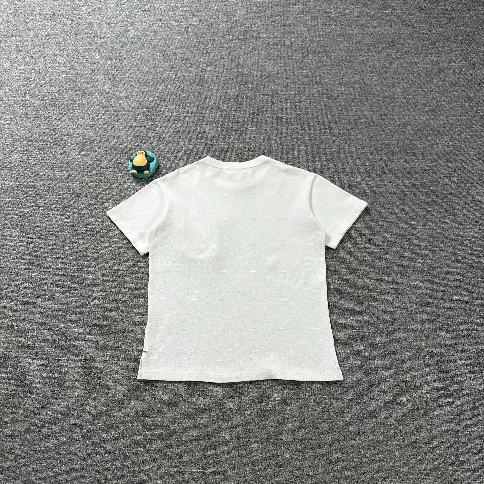 Louis Vuitton Louis Vuitton Monogram Pocket T-Shirt Size S Size US S / EU 44-46 / 1 - 8 Thumbnail