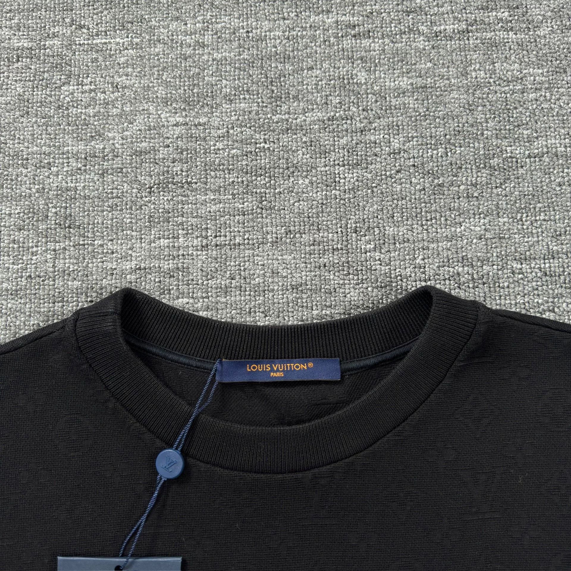 Louis Vuitton Louis Vuitton Monogram Pocket T-Shirt Size M Size US M / EU 48-50 / 2 - 3 Thumbnail