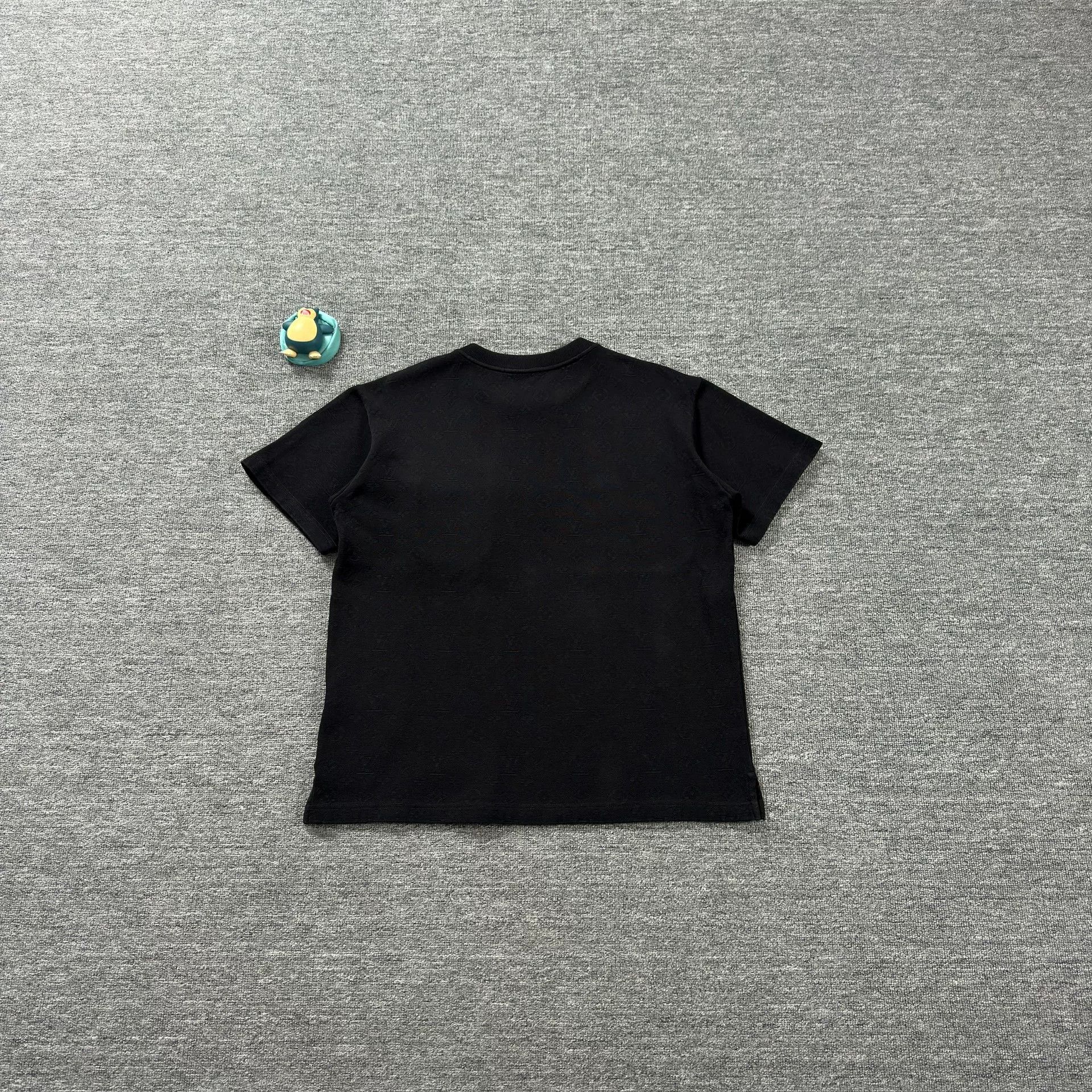Louis Vuitton Louis Vuitton Monogram Pocket T-Shirt Size M Size US M / EU 48-50 / 2 - 8 Thumbnail