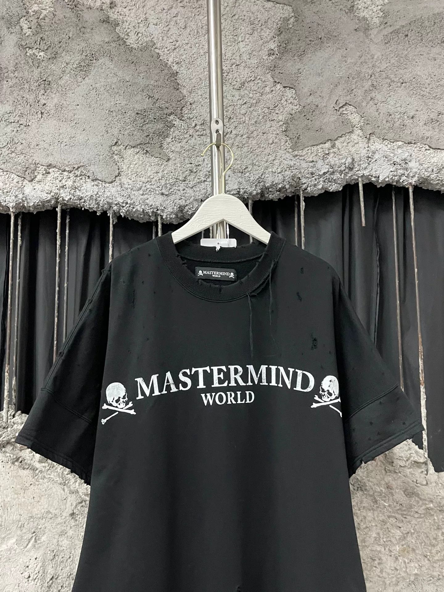 Mastermind World Mastermind World Skull Logo Distressed T-Shirt Size S Size US S / EU 44-46 / 1 - 4 Thumbnail