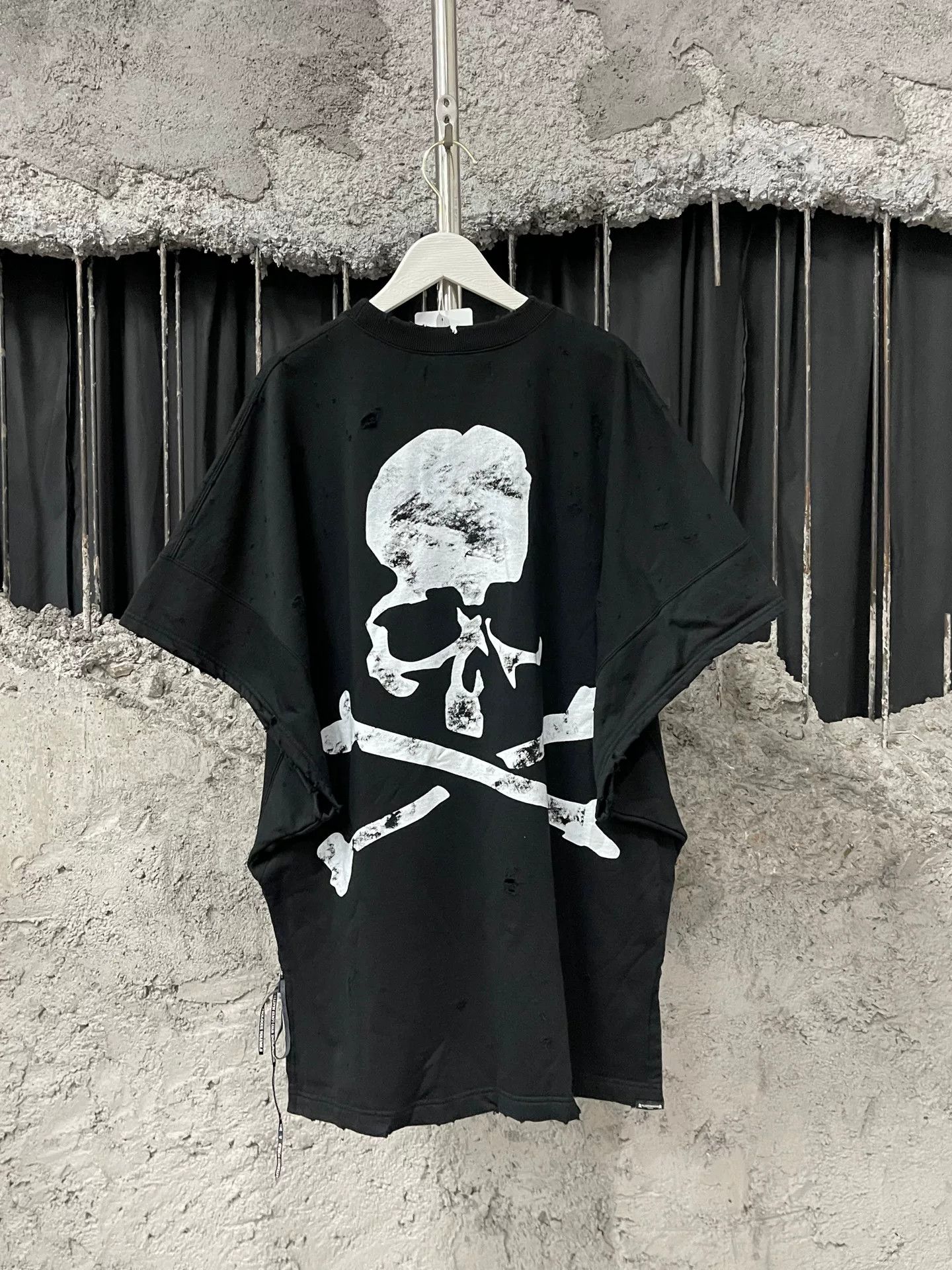 Mastermind World Mastermind World Skull Logo Distressed T-Shirt Size S Size US S / EU 44-46 / 1 - 3 Thumbnail