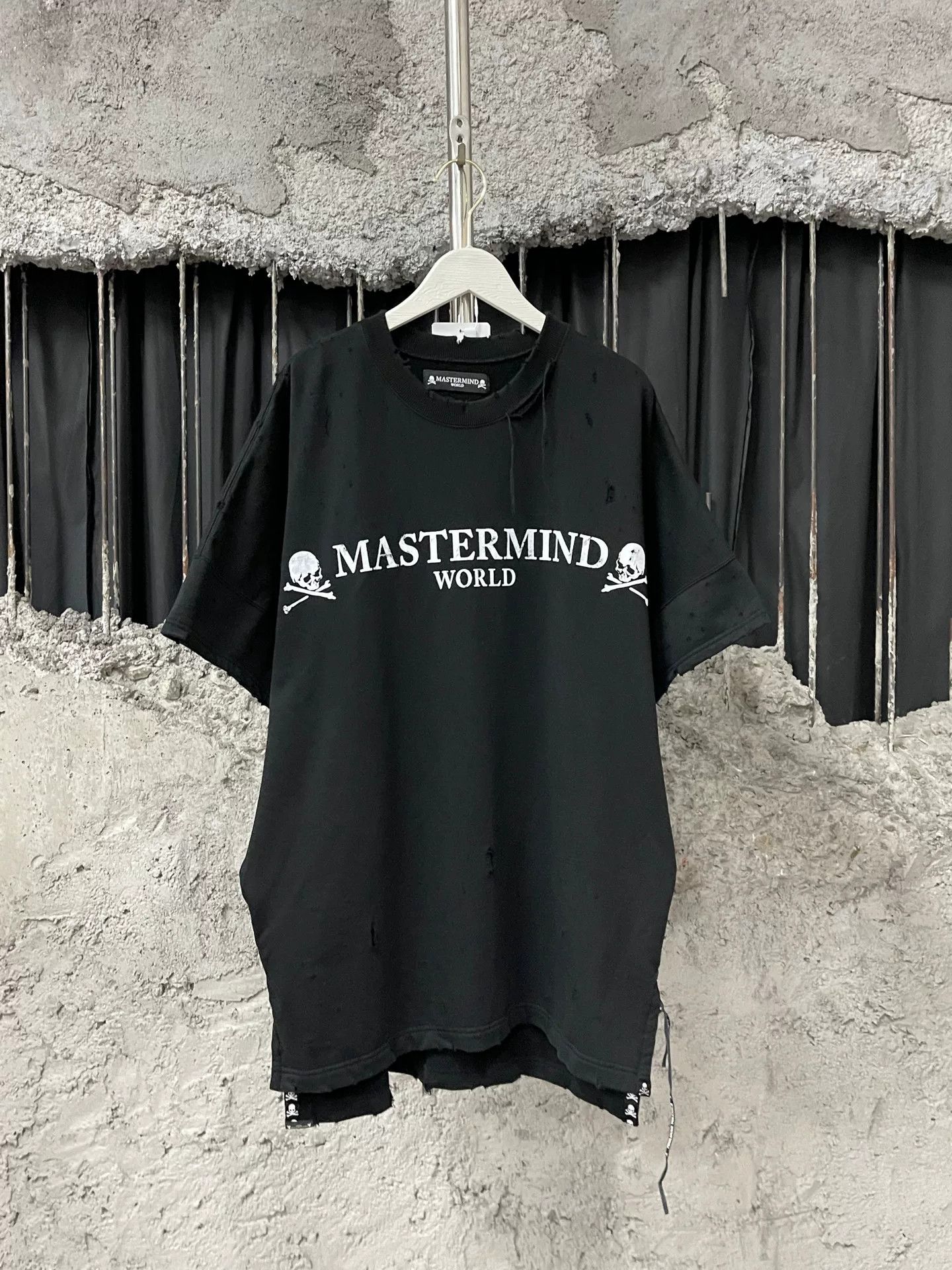 Mastermind World Mastermind World Skull Logo Distressed T-Shirt Size S Size US S / EU 44-46 / 1 - 2 Thumbnail