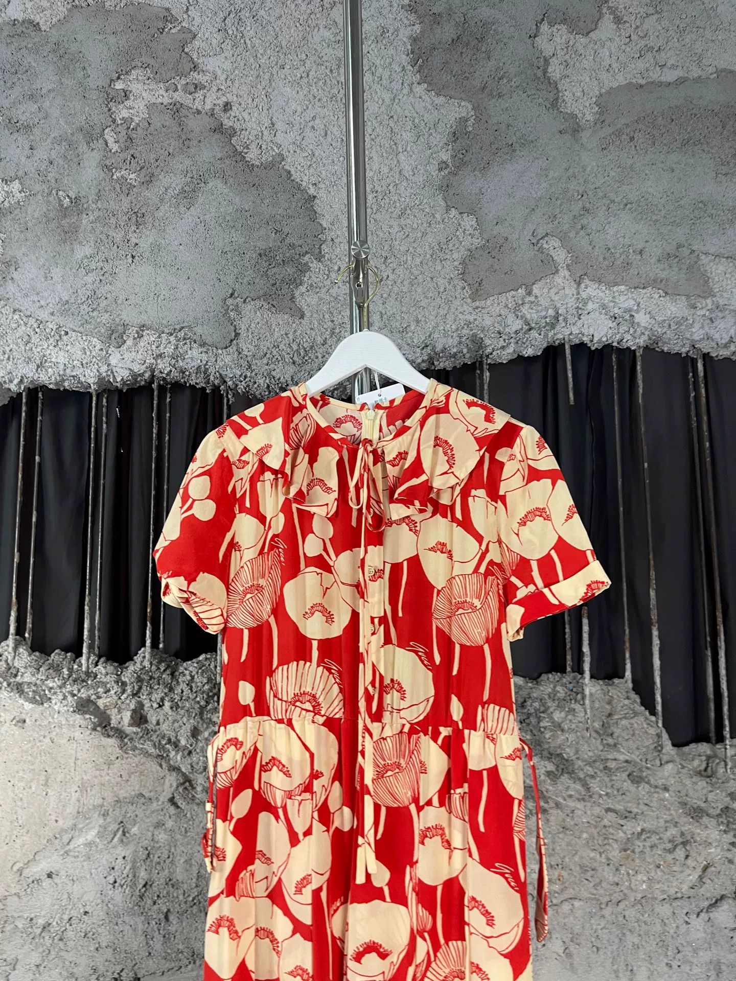Gucci Gucci Floral Silk Midi Dress Size 38 Size XS / US 0-2 / IT 36-38 - 4 Thumbnail
