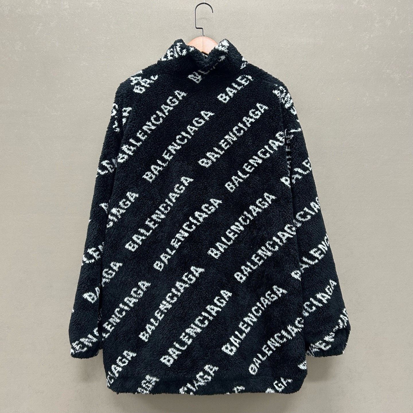 Balenciaga Balenciaga All-Over Logo Fleece Jacket Size 34 Size XS / US 0-2 / IT 36-38 - 3 Thumbnail