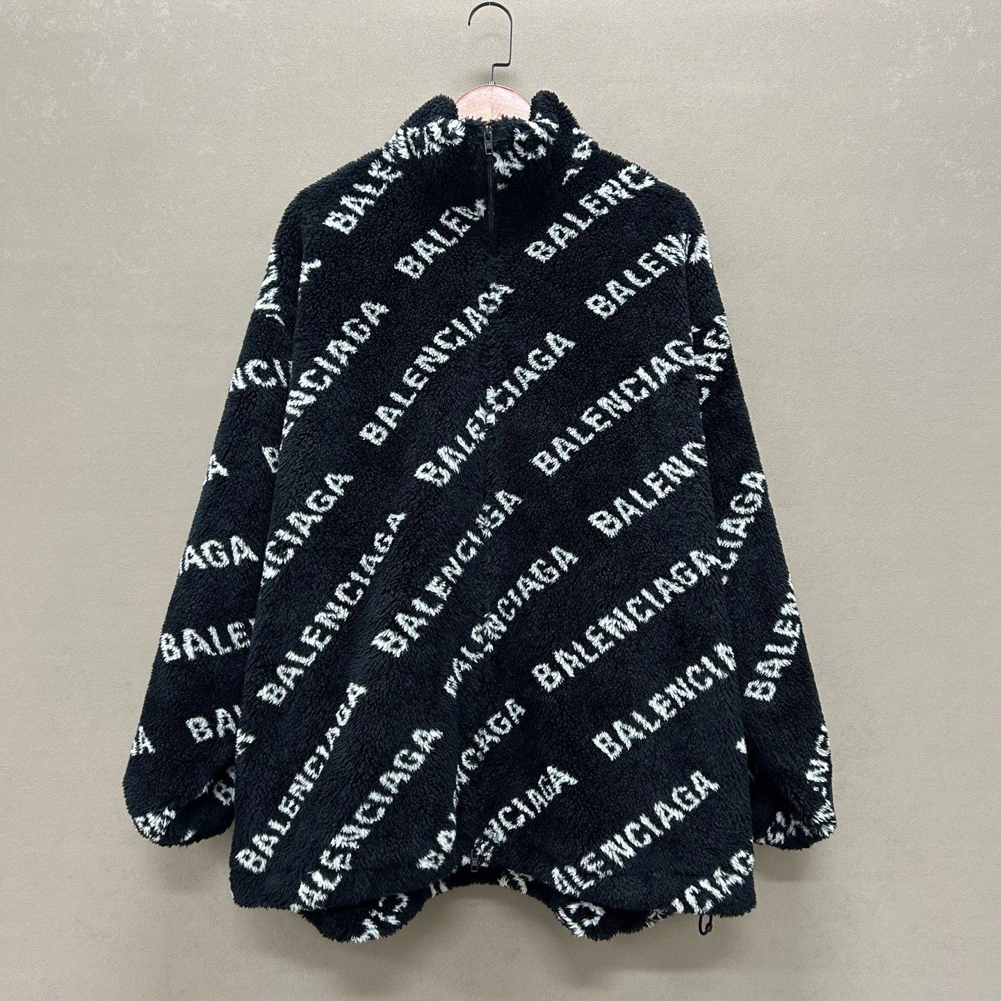 Balenciaga Balenciaga All-Over Logo Fleece Jacket Size 34 Size XS / US 0-2 / IT 36-38 - 2 Thumbnail