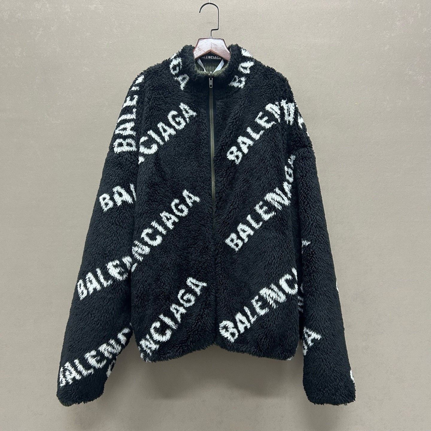 Balenciaga Balenciaga Reversible Mastercard Fleece Jacket Size L Size US L / EU 52-54 / 3 - 2 Thumbnail